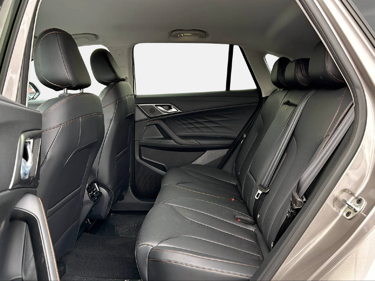 MG HS 1.5 Hybrid Luxury - 12