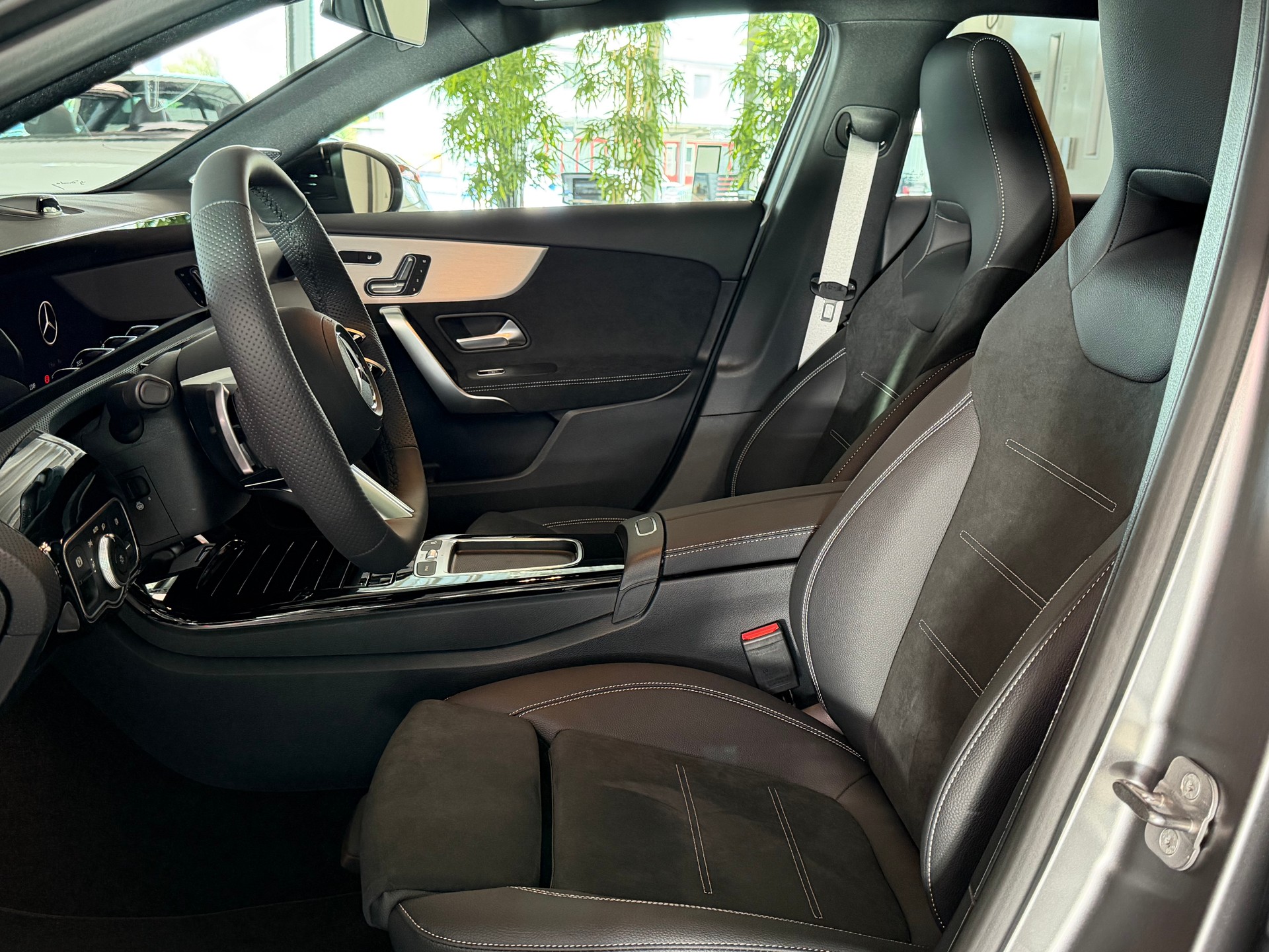 MERCEDES-BENZ A 220 4Matic 8G-DCT - 9