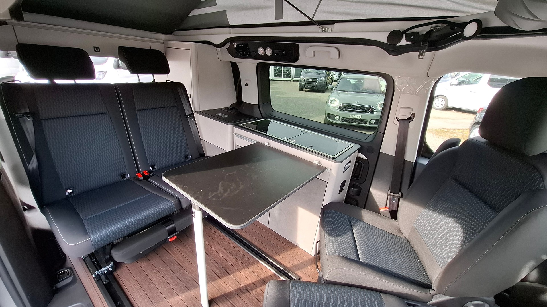 PÖSSL Campster EAT8 180 - 6