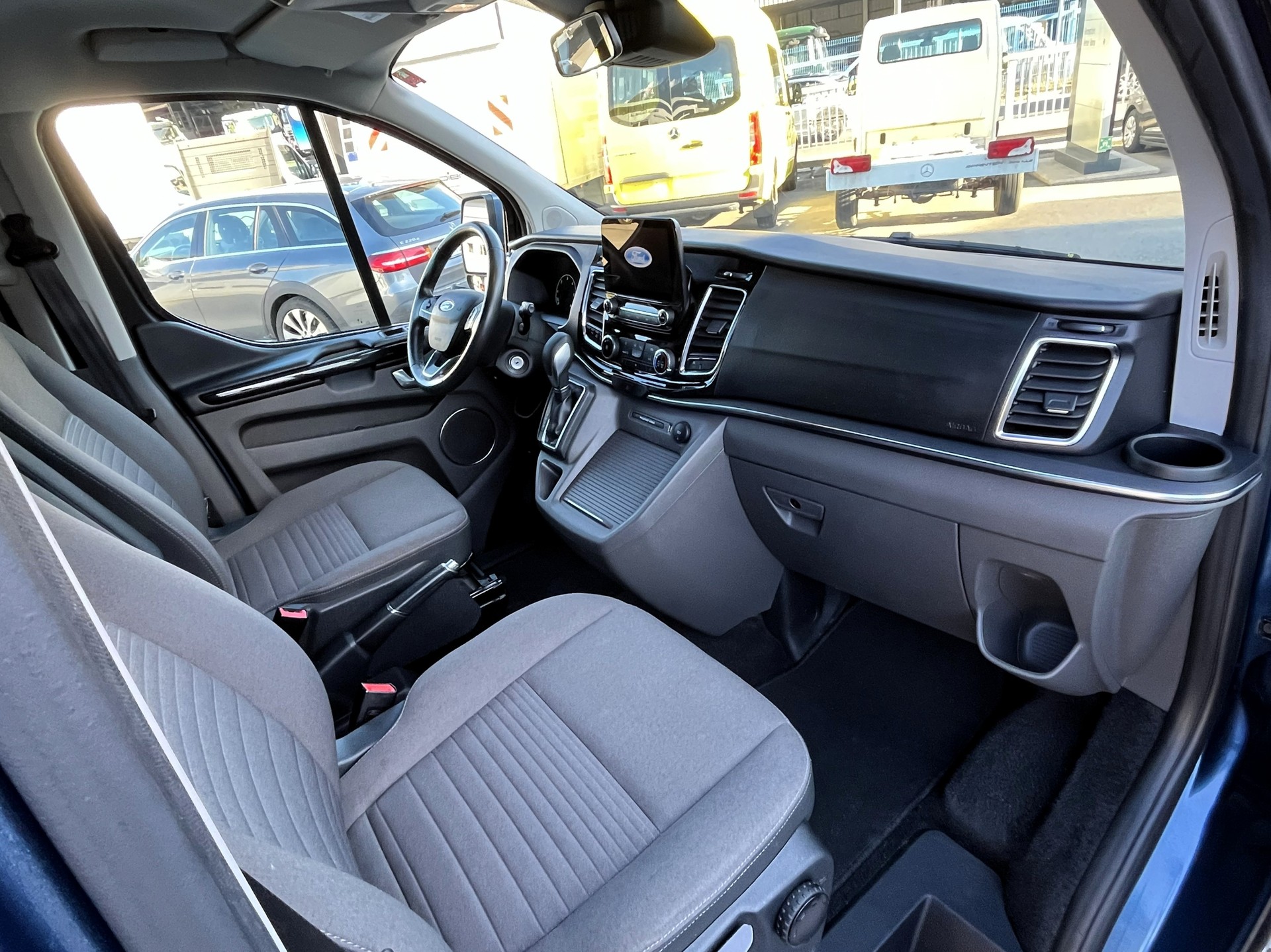 FORD Tourneo Custom 320 L1H1 Titanium A - 9