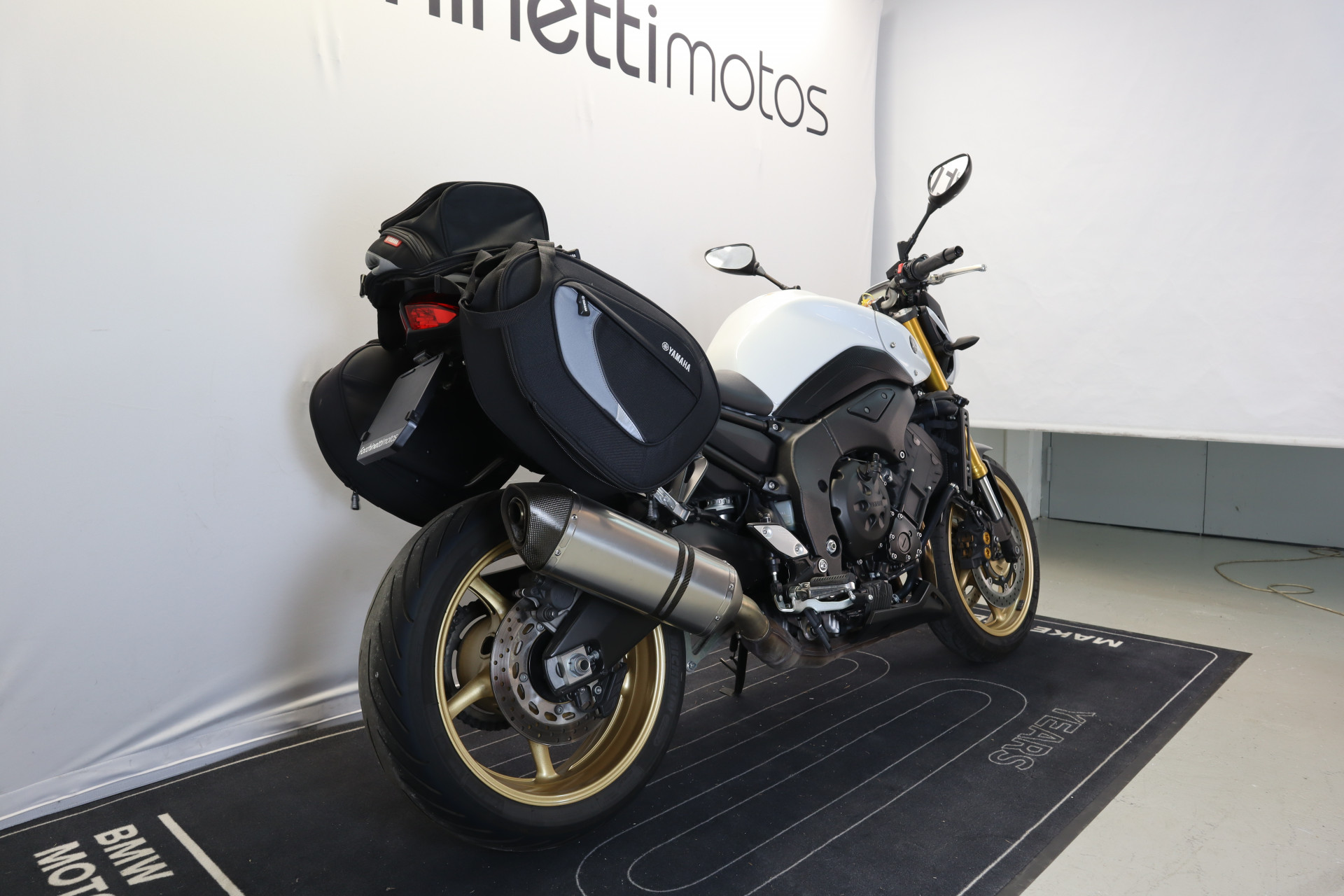 YAMAHA FZ 8 N - 4