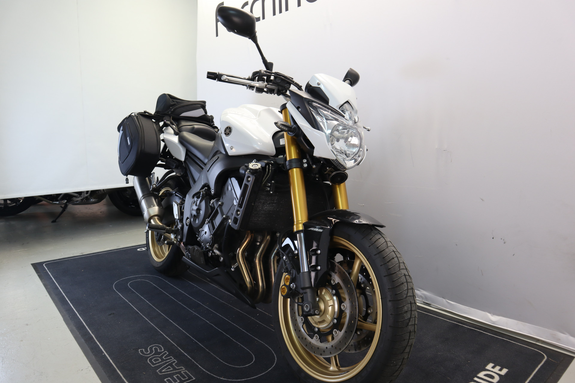 YAMAHA FZ 8 N - 3