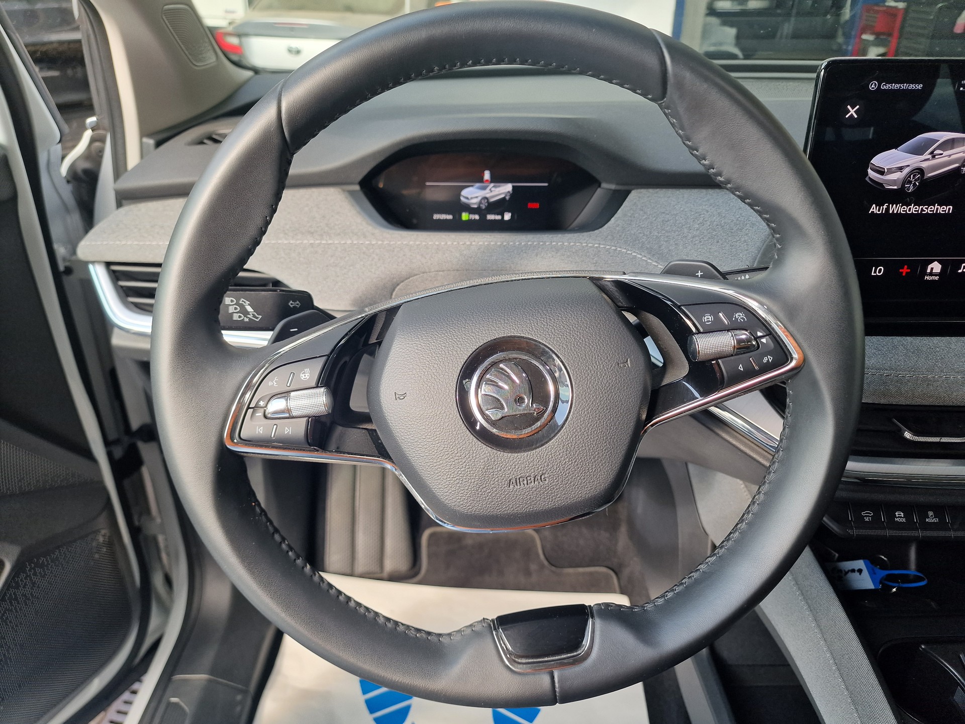 SKODA Enyaq iV 80 24Mt Gara MFK Neu - 11