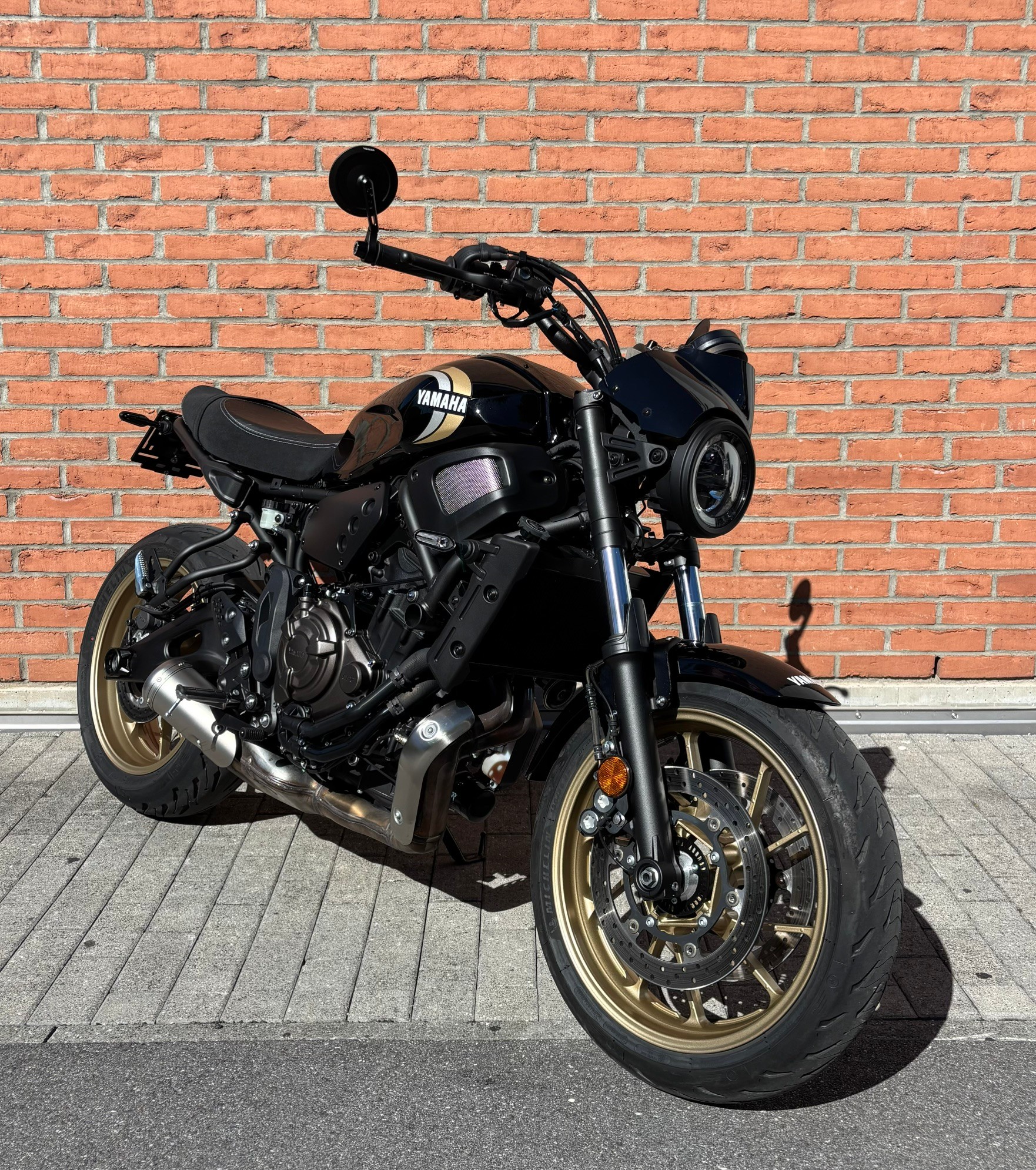 YAMAHA XSR 700 - 2