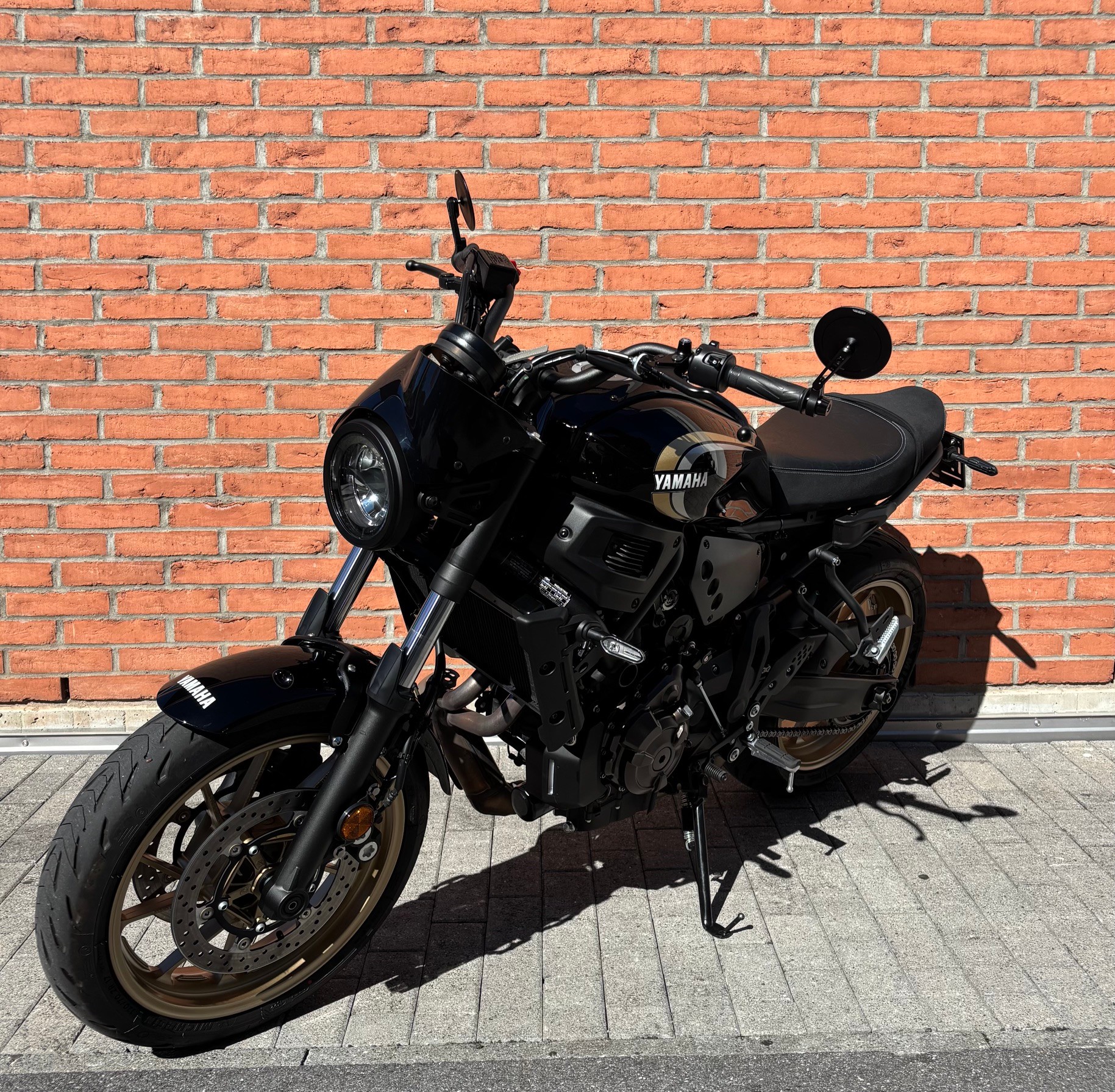 YAMAHA XSR 700 - 4