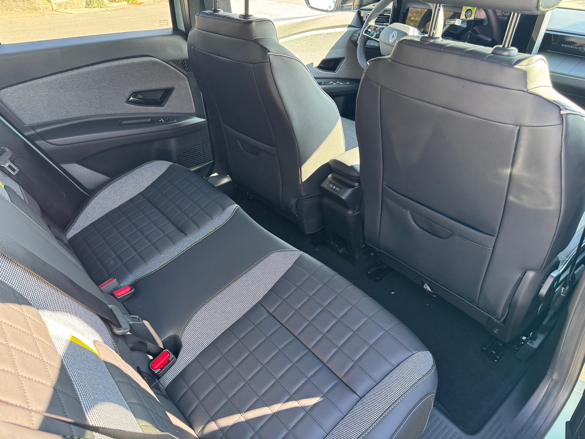 RENAULT R4 E-Tech Comfort Range 52 kWh Iconic - 7