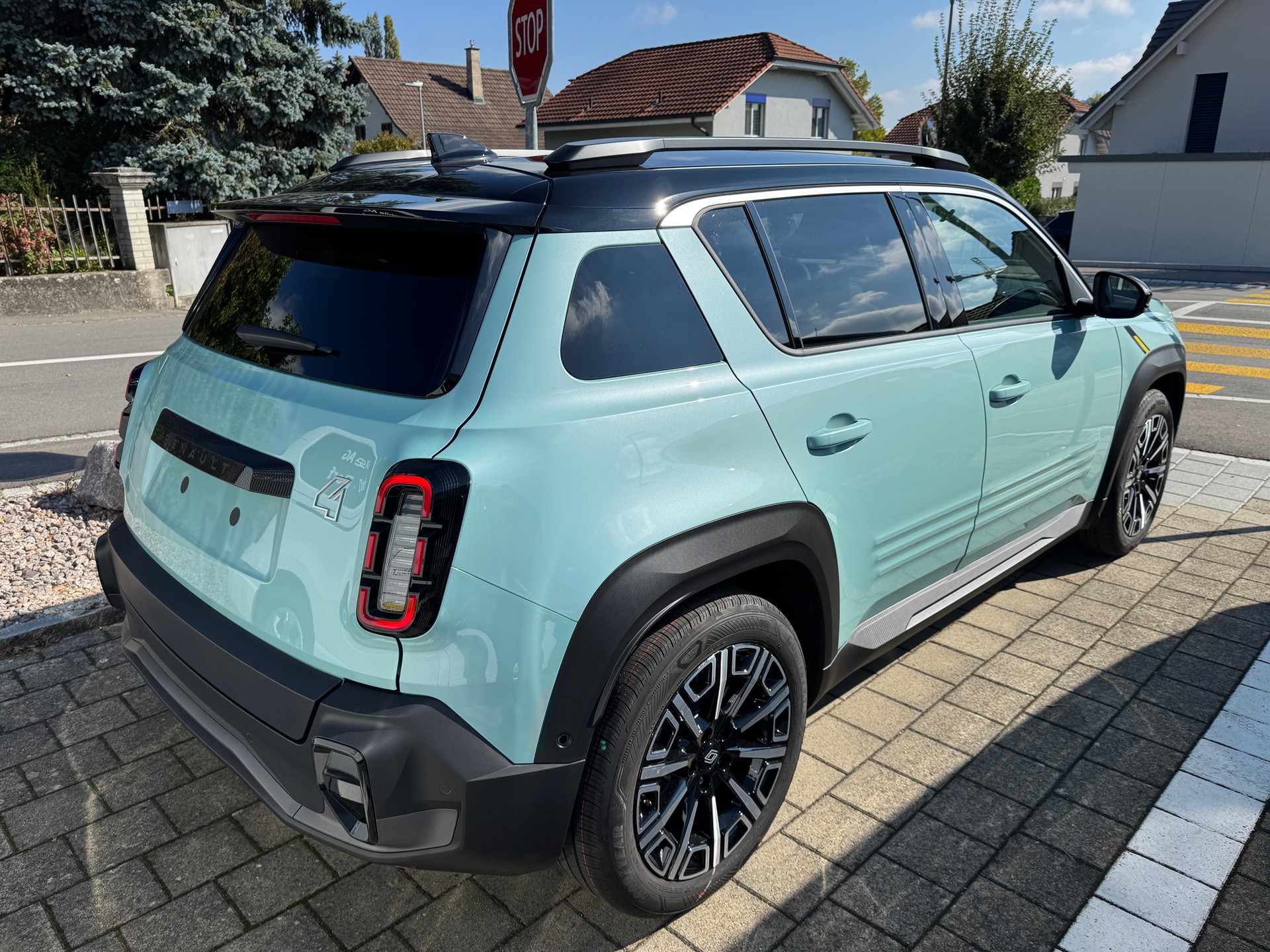 RENAULT R4 E-Tech Comfort Range 52 kWh Iconic - 4