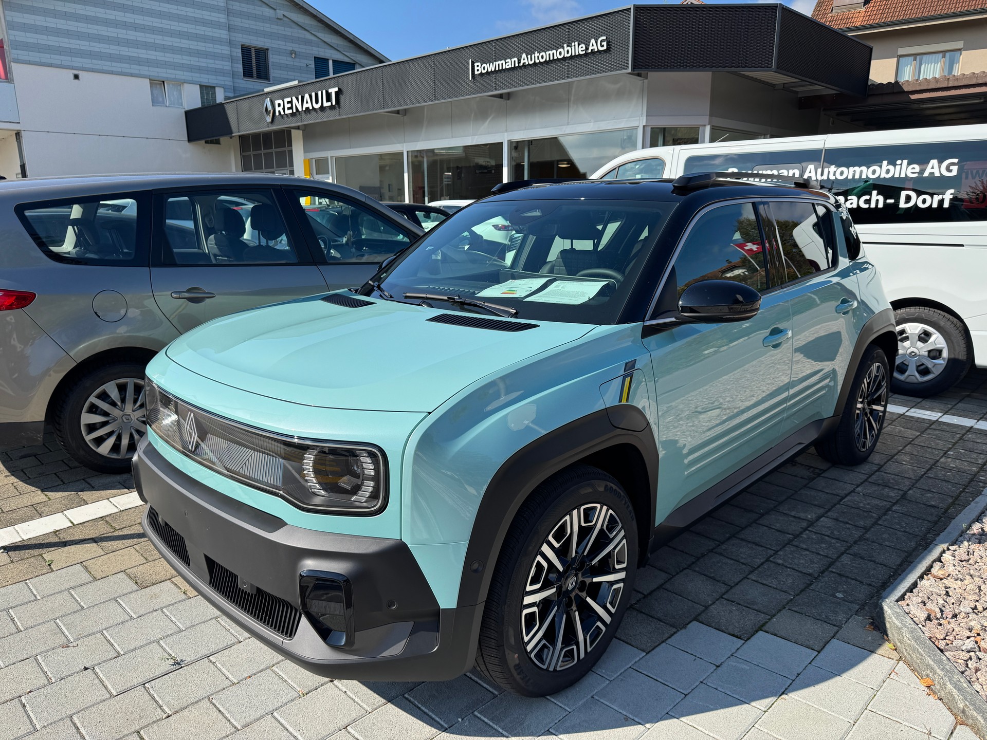 RENAULT R4 E-Tech Comfort Range 52 kWh Iconic