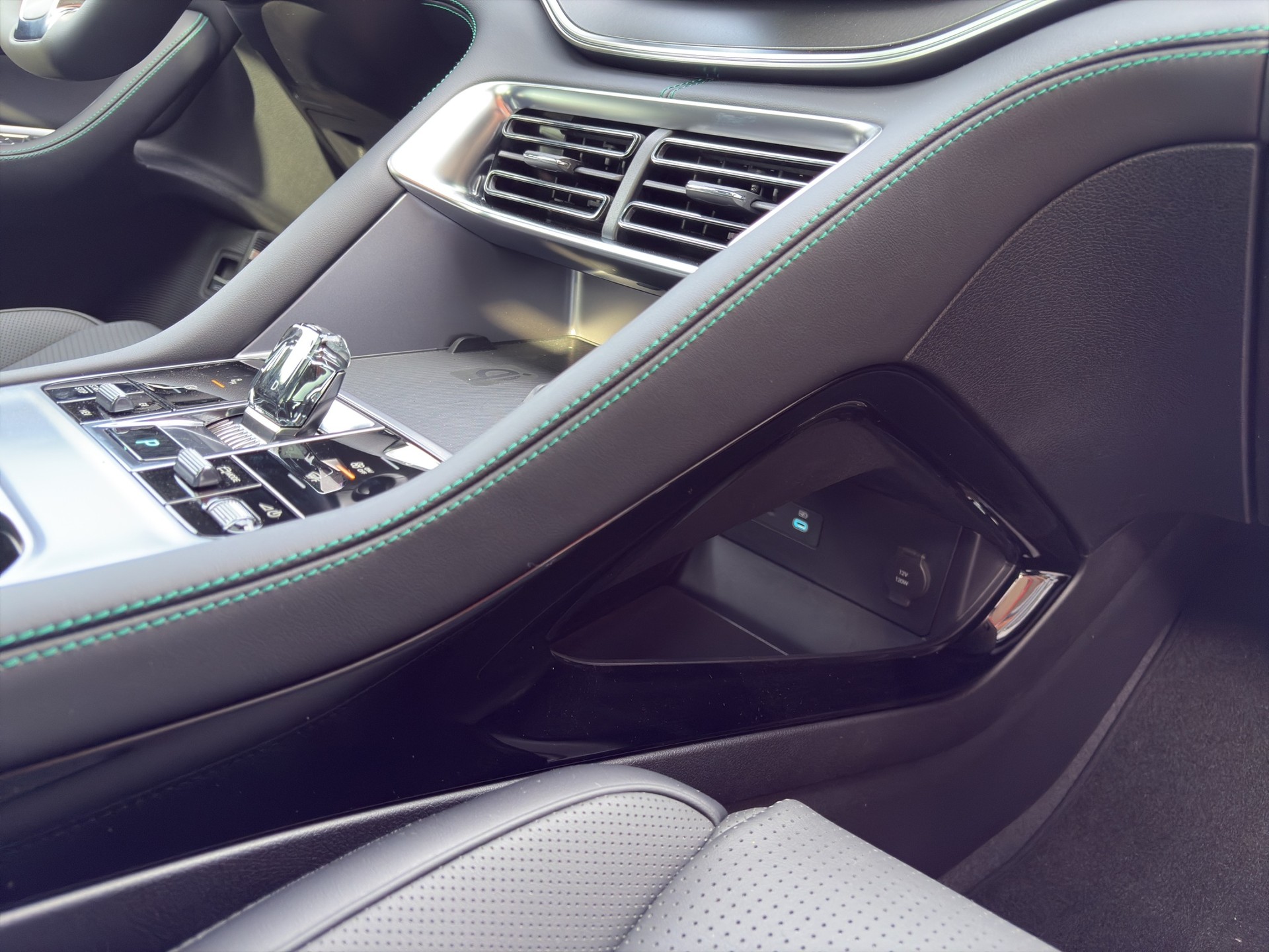 BYD Seal U DM-i Design AWD - 27