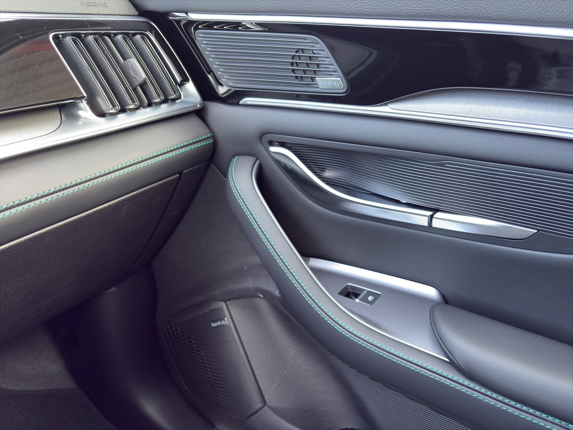 BYD Seal U DM-i Design AWD - 23