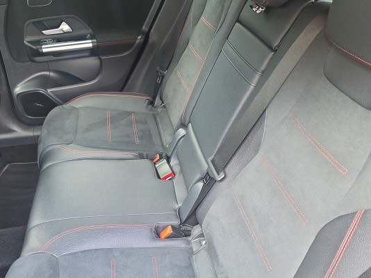 MERCEDES-BENZ GLA 250 AMG Line 4Matic - 9
