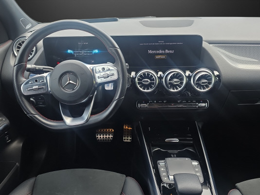 MERCEDES-BENZ GLA 250 AMG Line 4Matic - 8