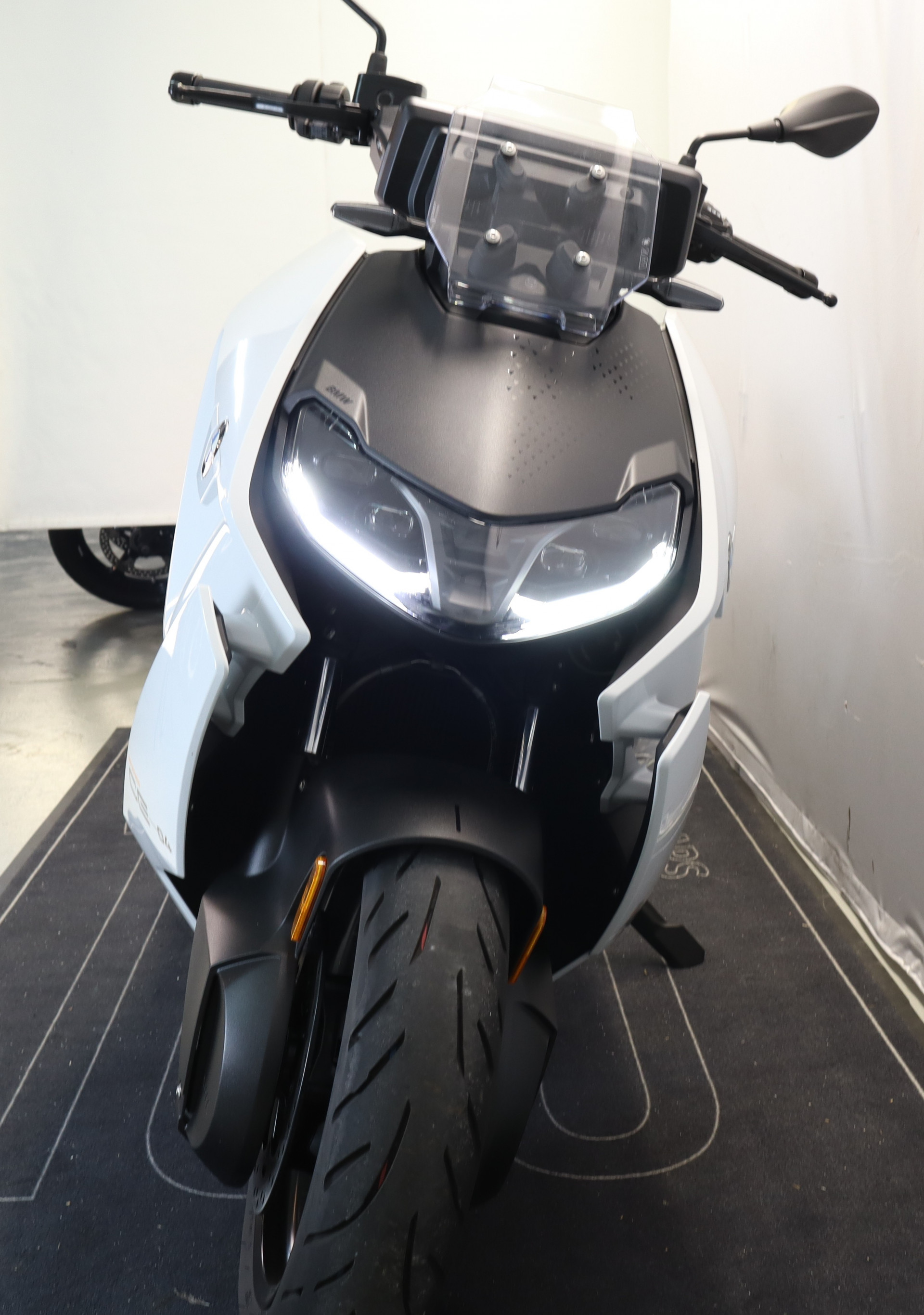 BMW CE 04 - 3