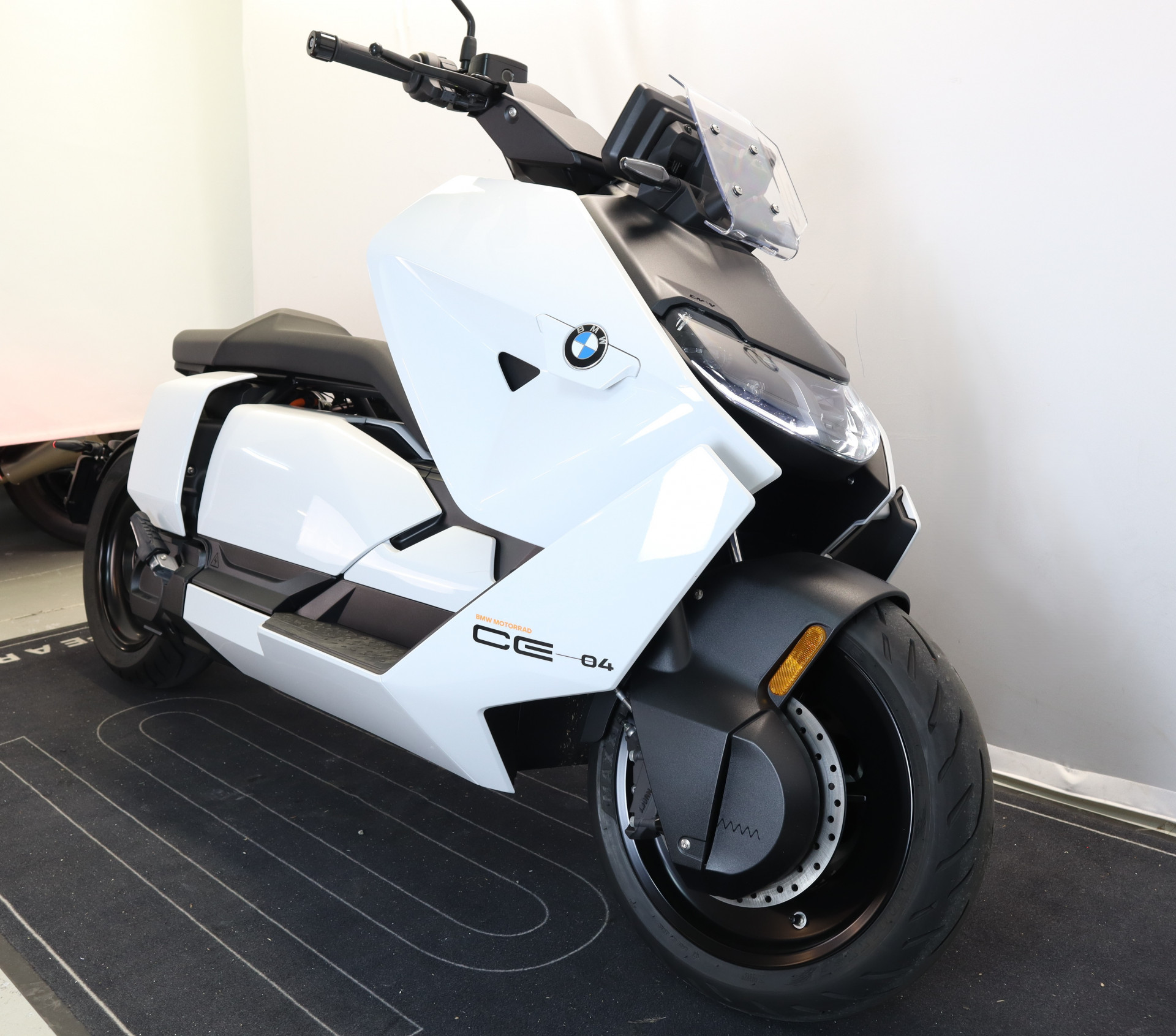 BMW CE 04 - 4