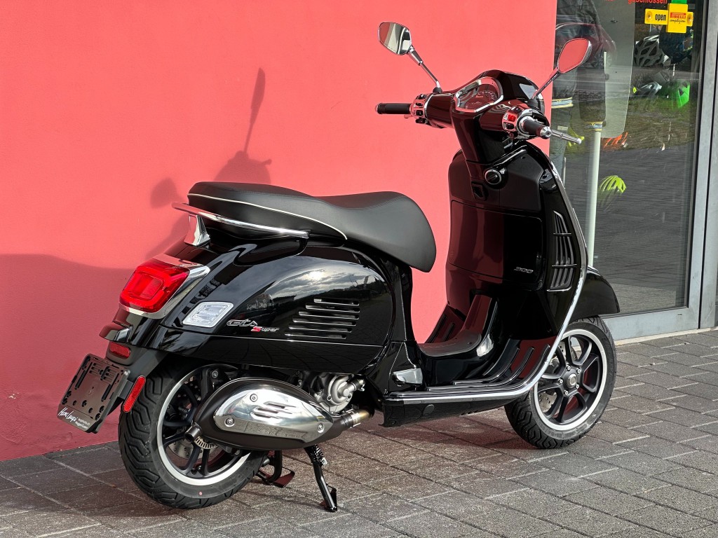 PIAGGIO Vespa GTS 125 Super RST Euro 5+ - 9