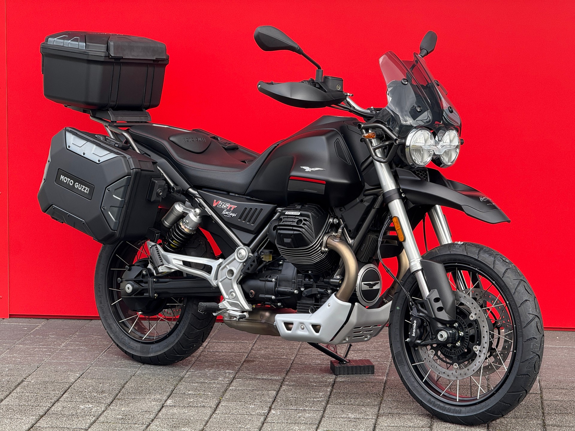 MOTO GUZZI V85 TT Touring - 3