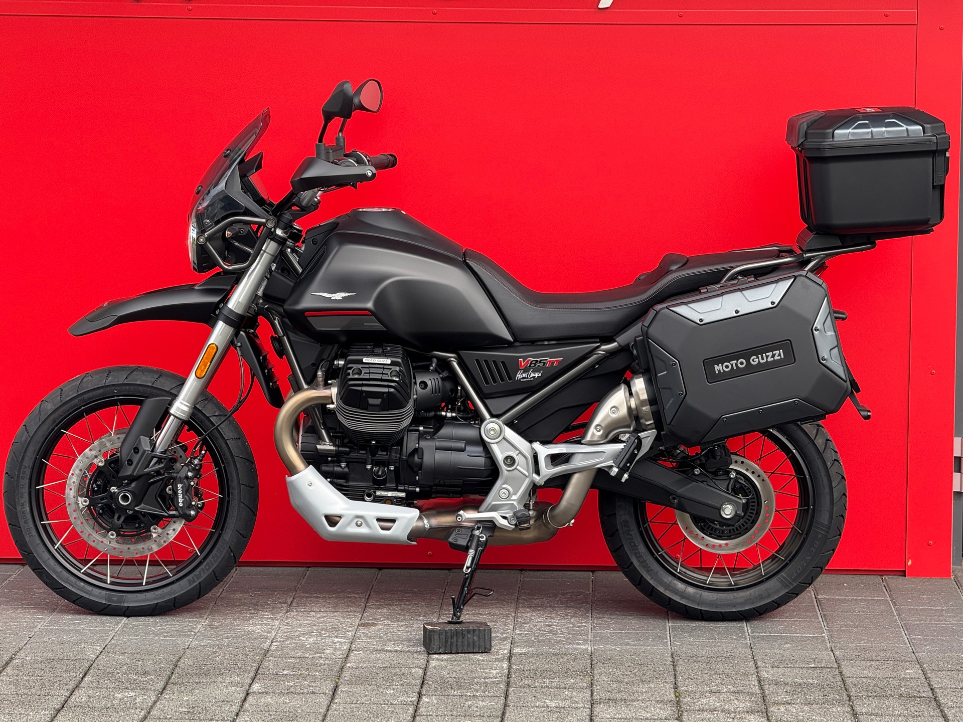 MOTO GUZZI V85 TT Touring - 16