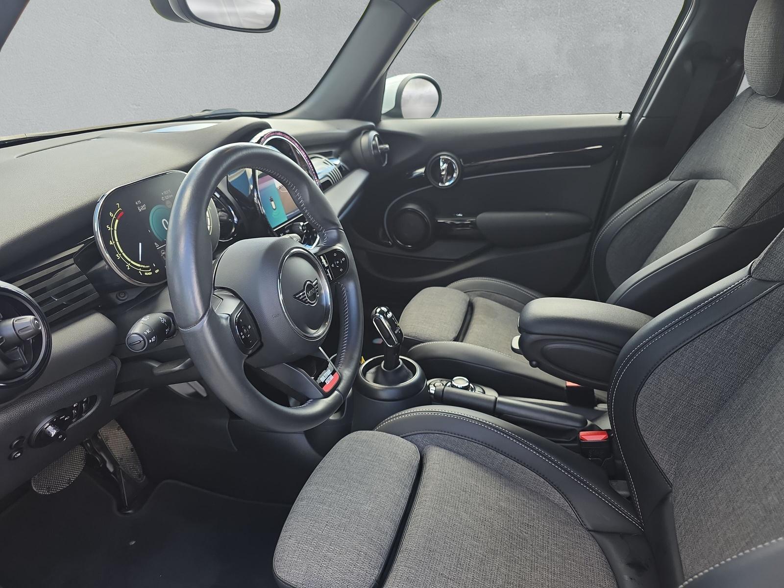 MINI Cooper F55 1.5i (CH) - 11