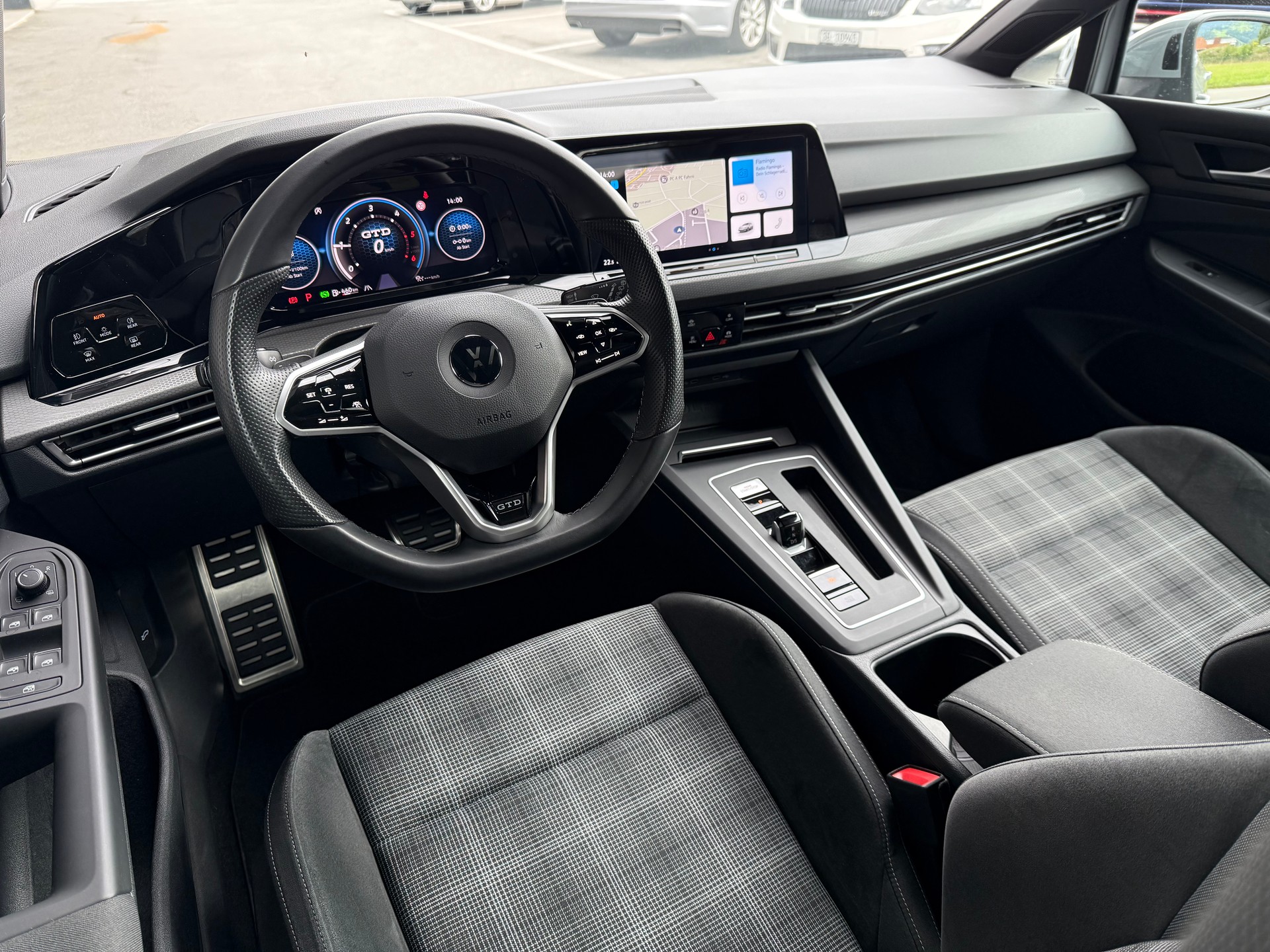 VW Golf 2.0 TDI GTD DSG - 6
