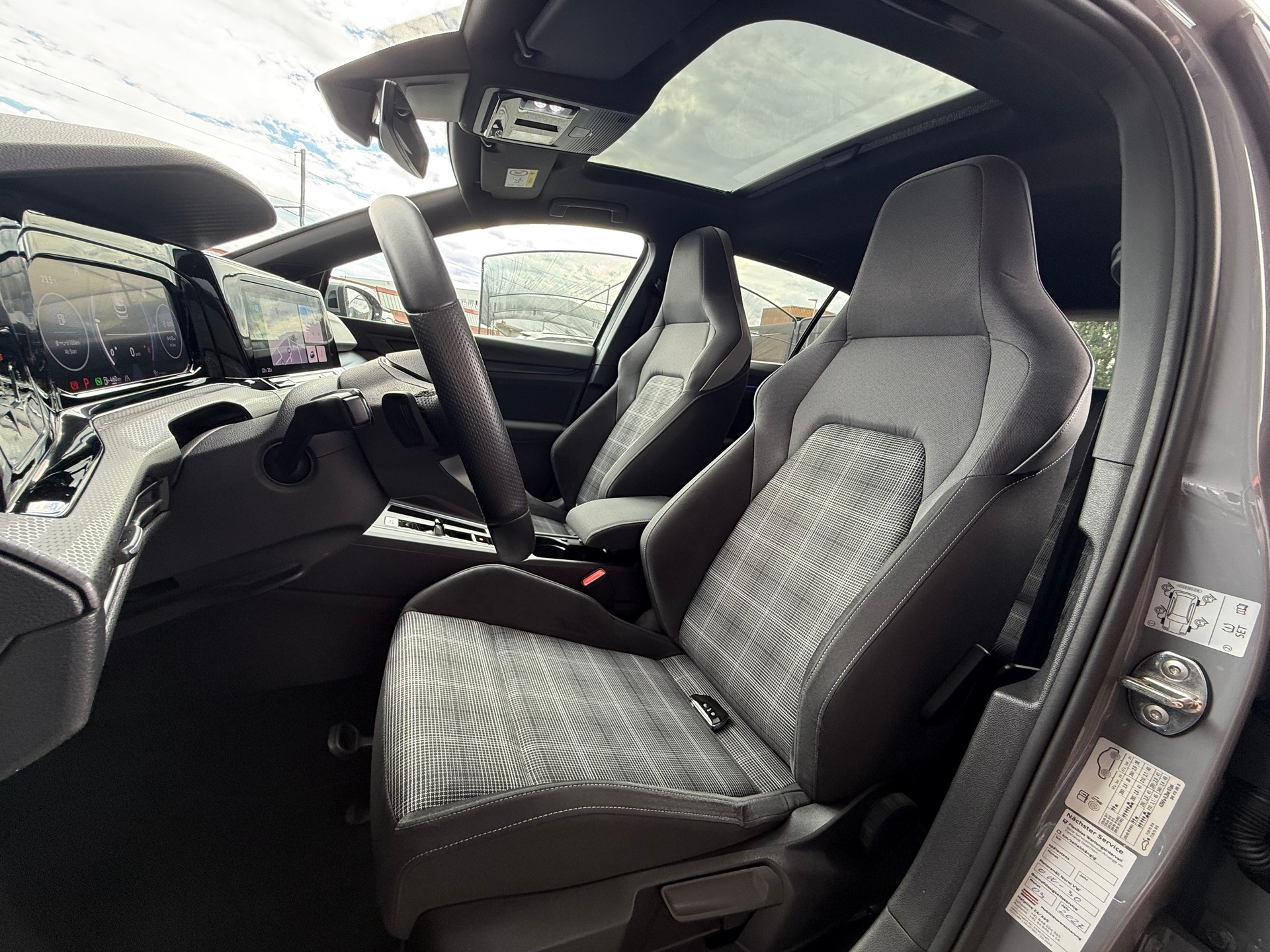 VW Golf 2.0 TDI GTD DSG - 8