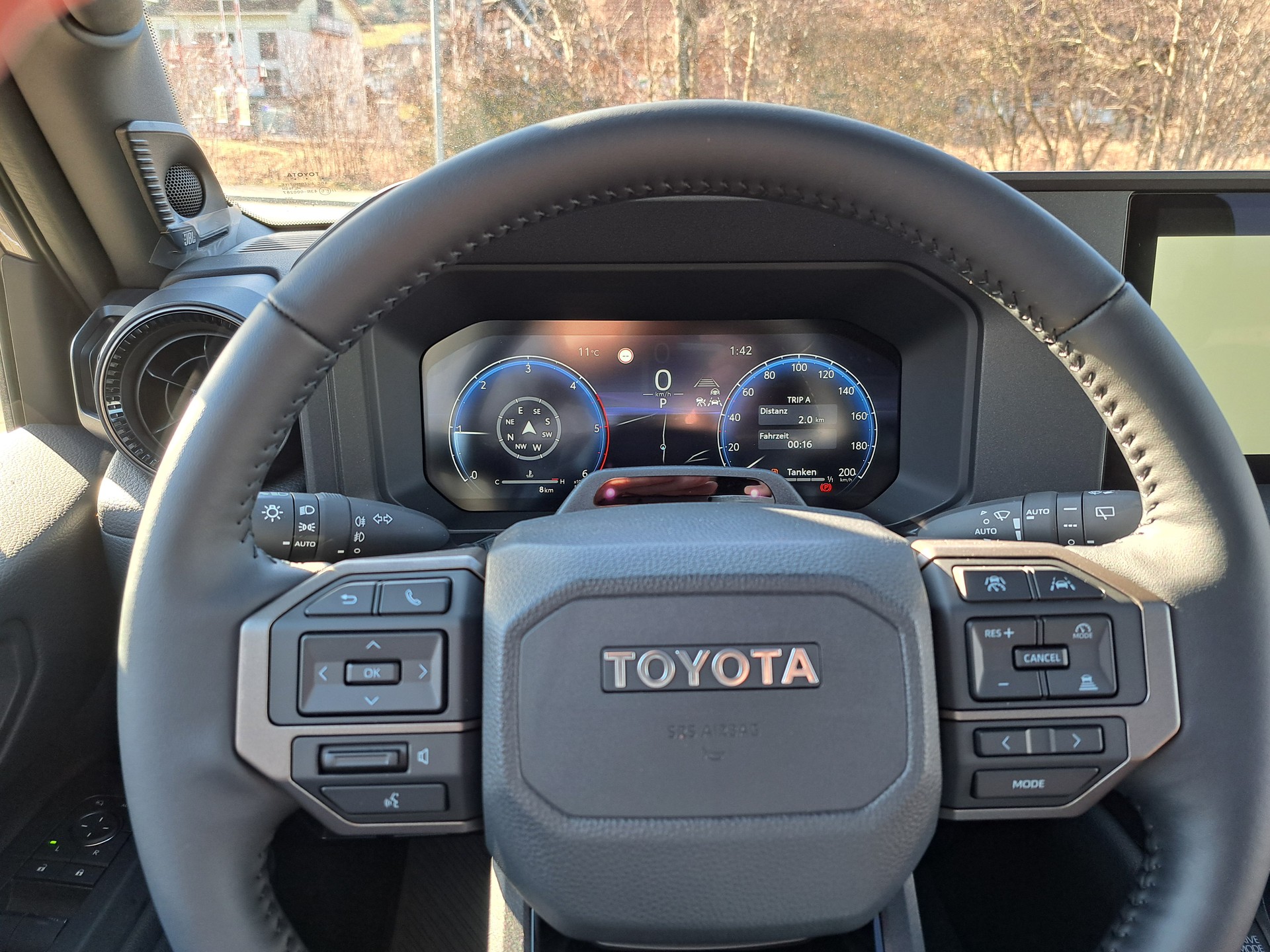 TOYOTA Land Cruiser 2.8TD 48V Invincible - 10