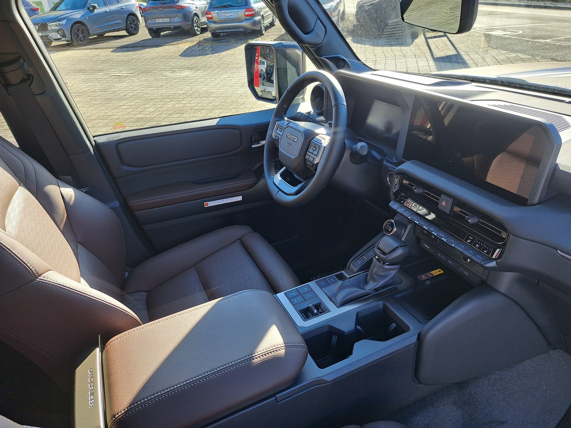 TOYOTA Land Cruiser 2.8TD 48V Invincible - 4