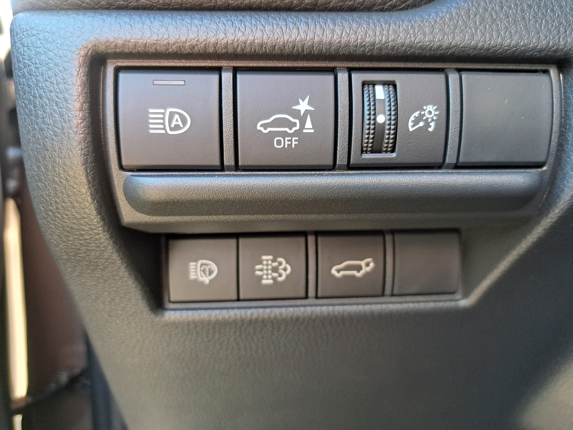 TOYOTA Land Cruiser 2.8TD 48V Invincible - 13