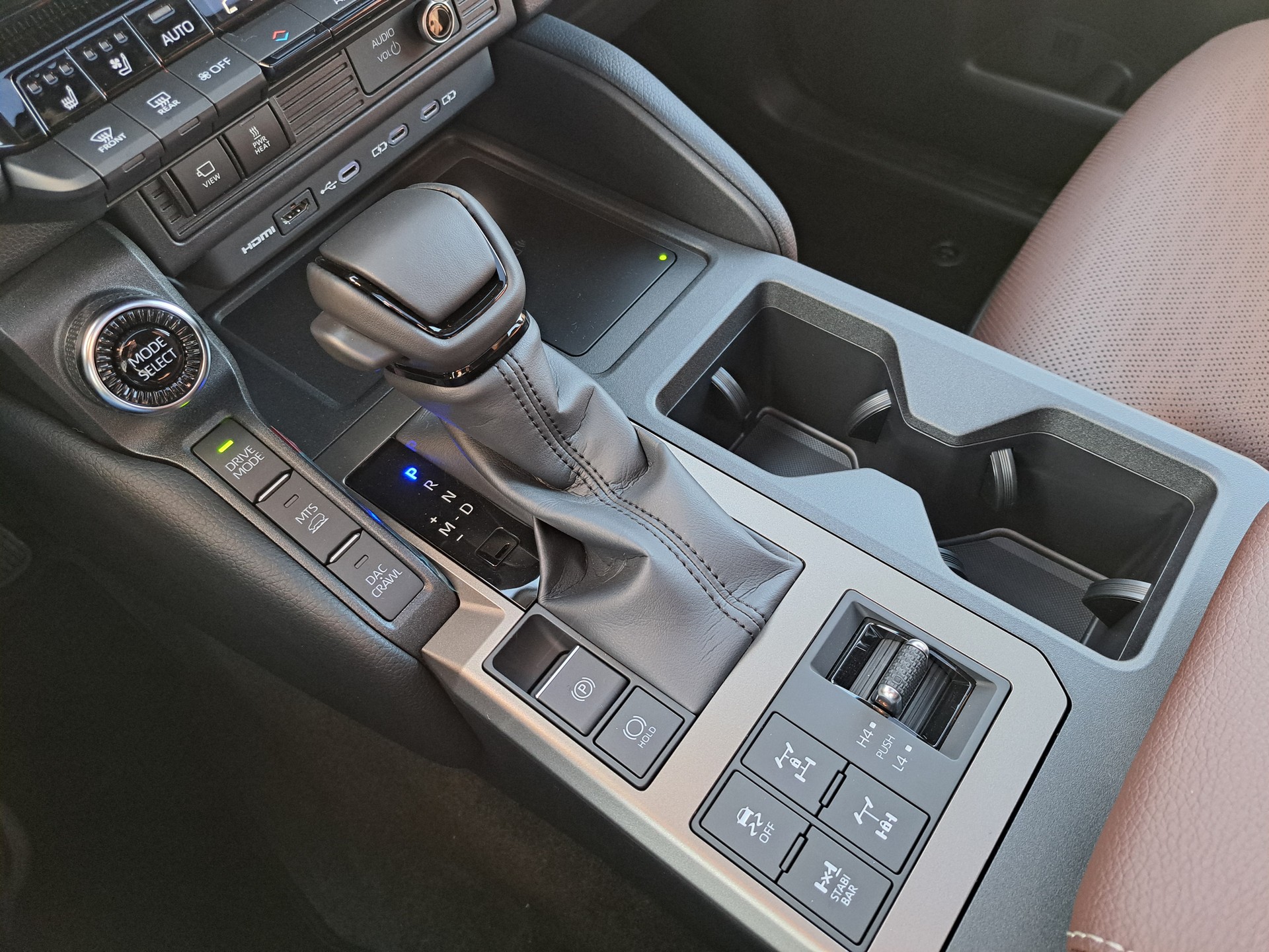 TOYOTA Land Cruiser 2.8TD 48V Invincible - 12