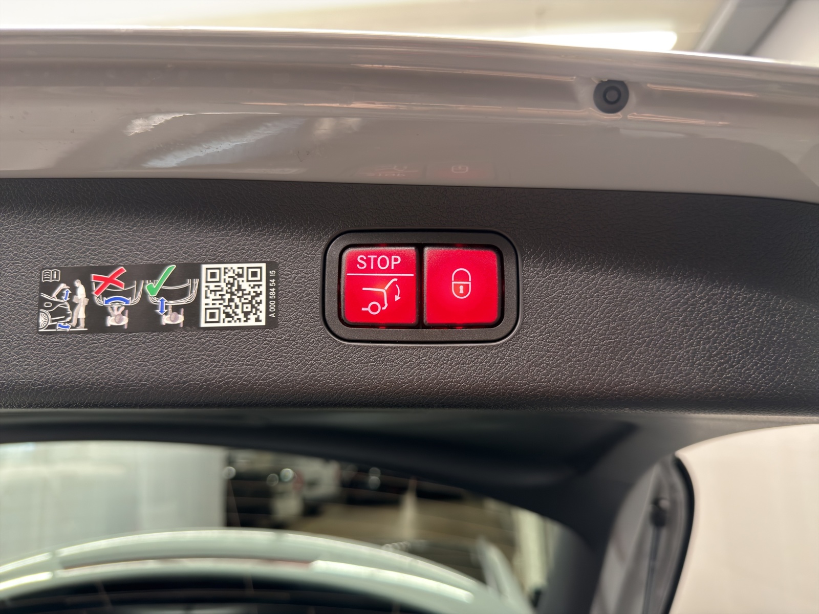 MERCEDES-BENZ AMG E 53 Hybrid 4Matic+ T-Model - 12