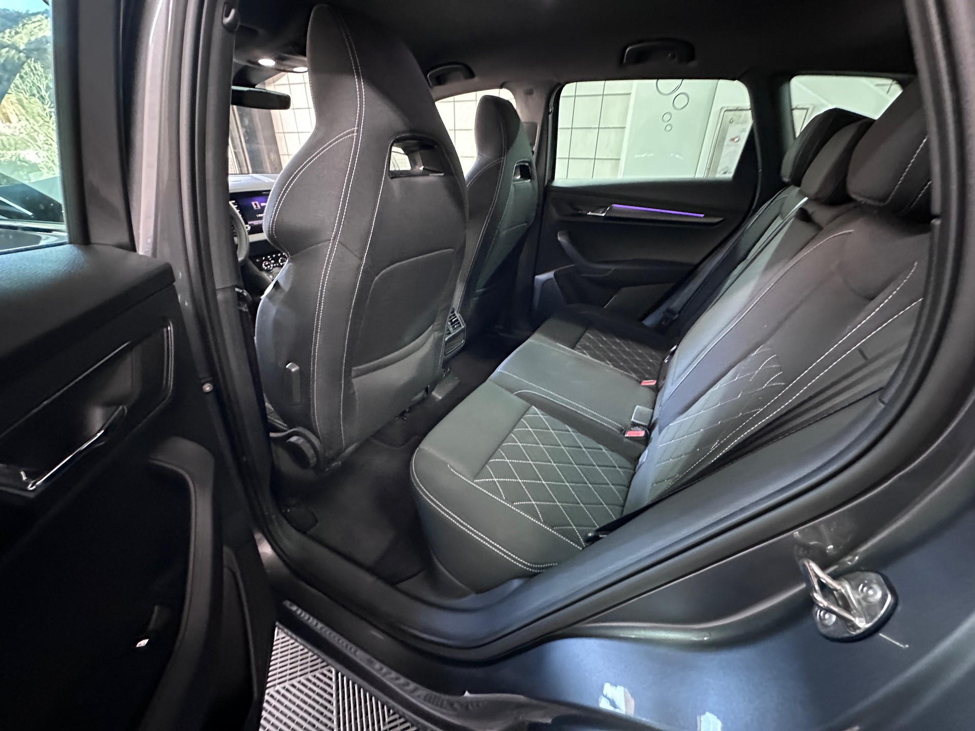 SKODA Karoq 2.0 TSI SportLine 4x4 DSG - 11