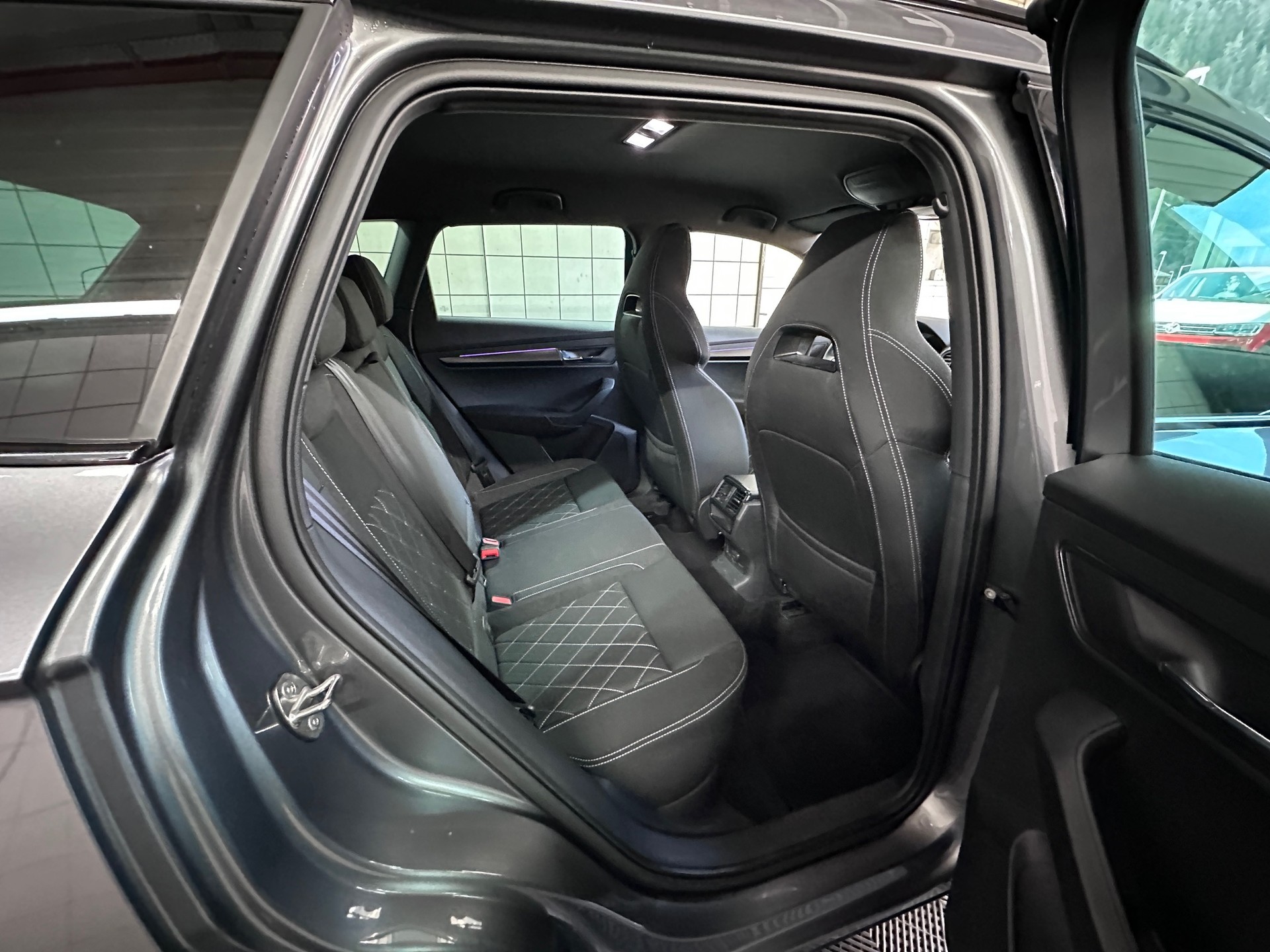 SKODA Karoq 2.0 TSI SportLine 4x4 DSG - 12