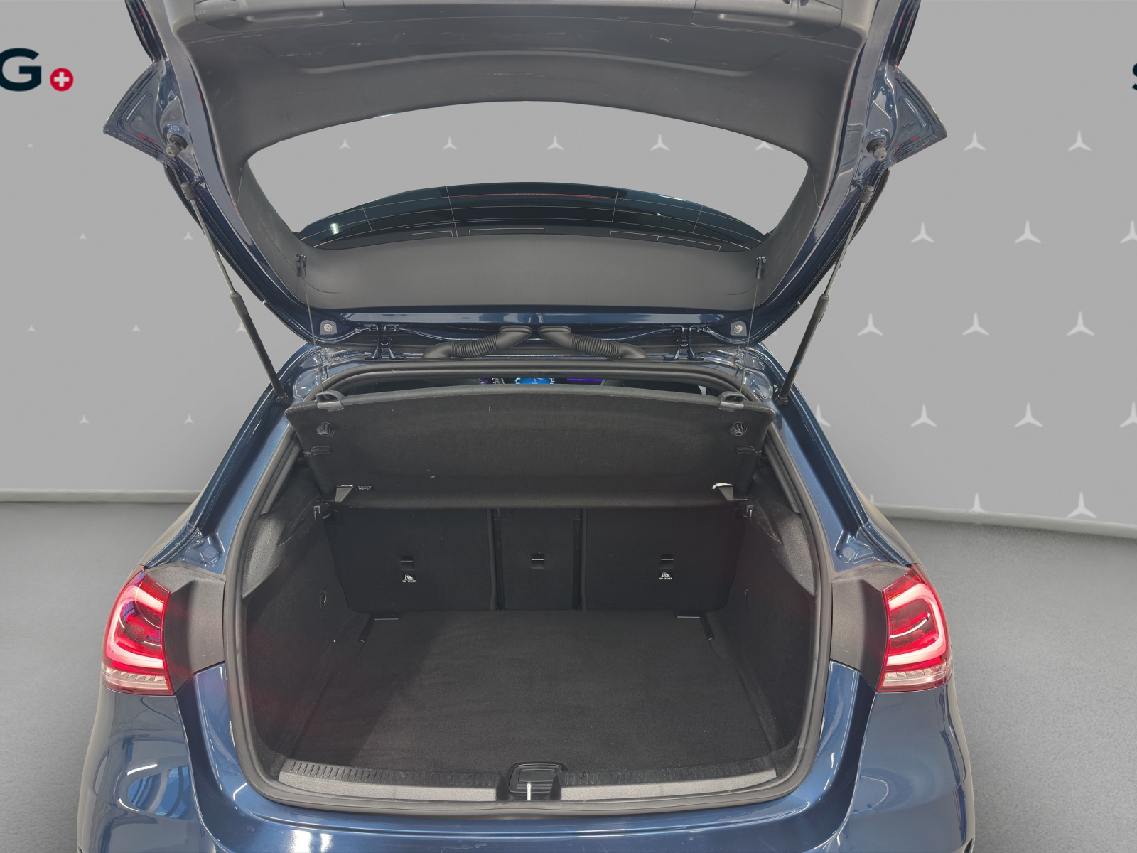 MERCEDES-BENZ A 180 Night Star AMG Line 7G-DCT - 15