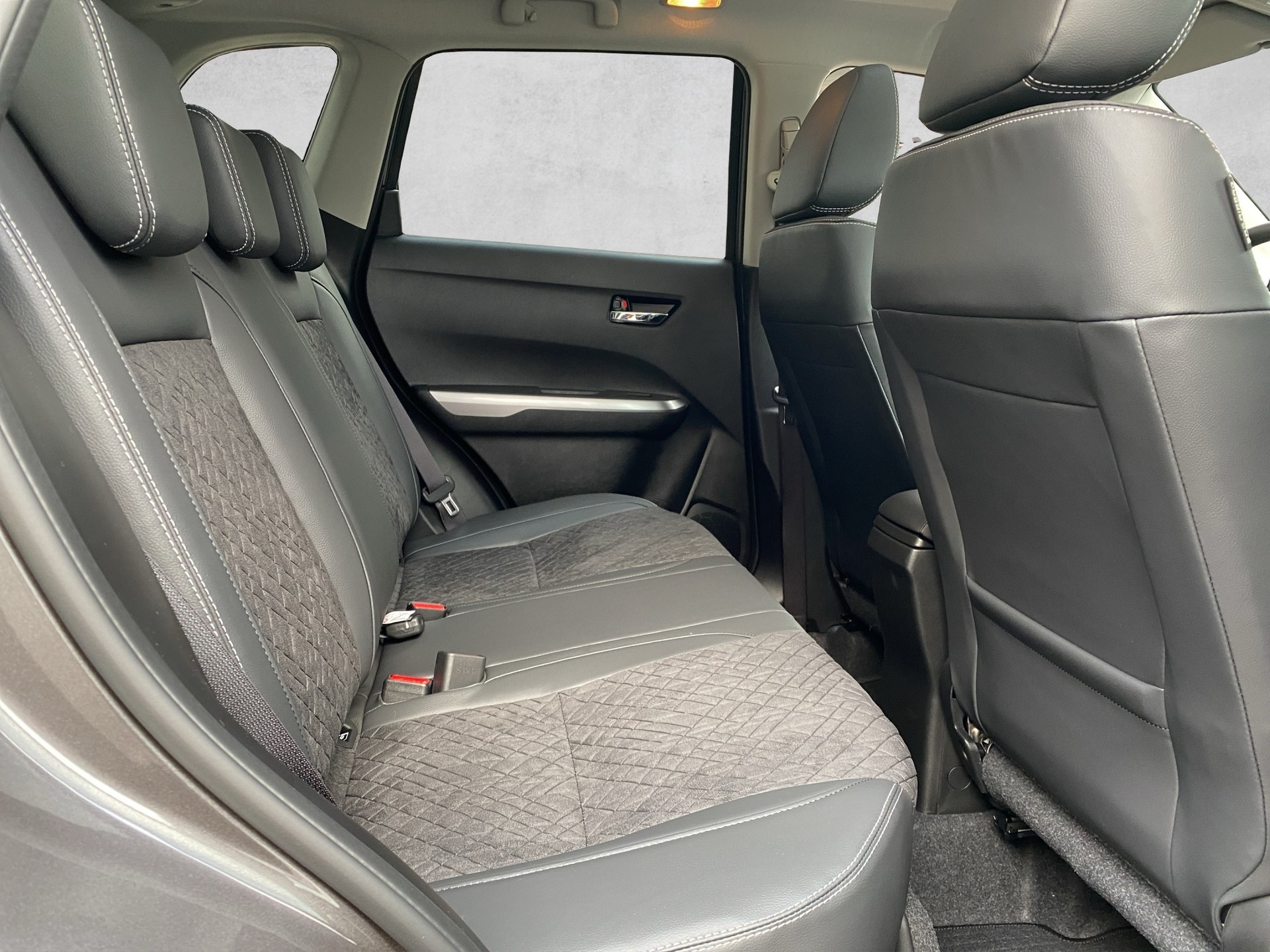 SUZUKI Vitara 1.4 Boosterjet Compact Top 4x4 Hybrid Automatic - 8