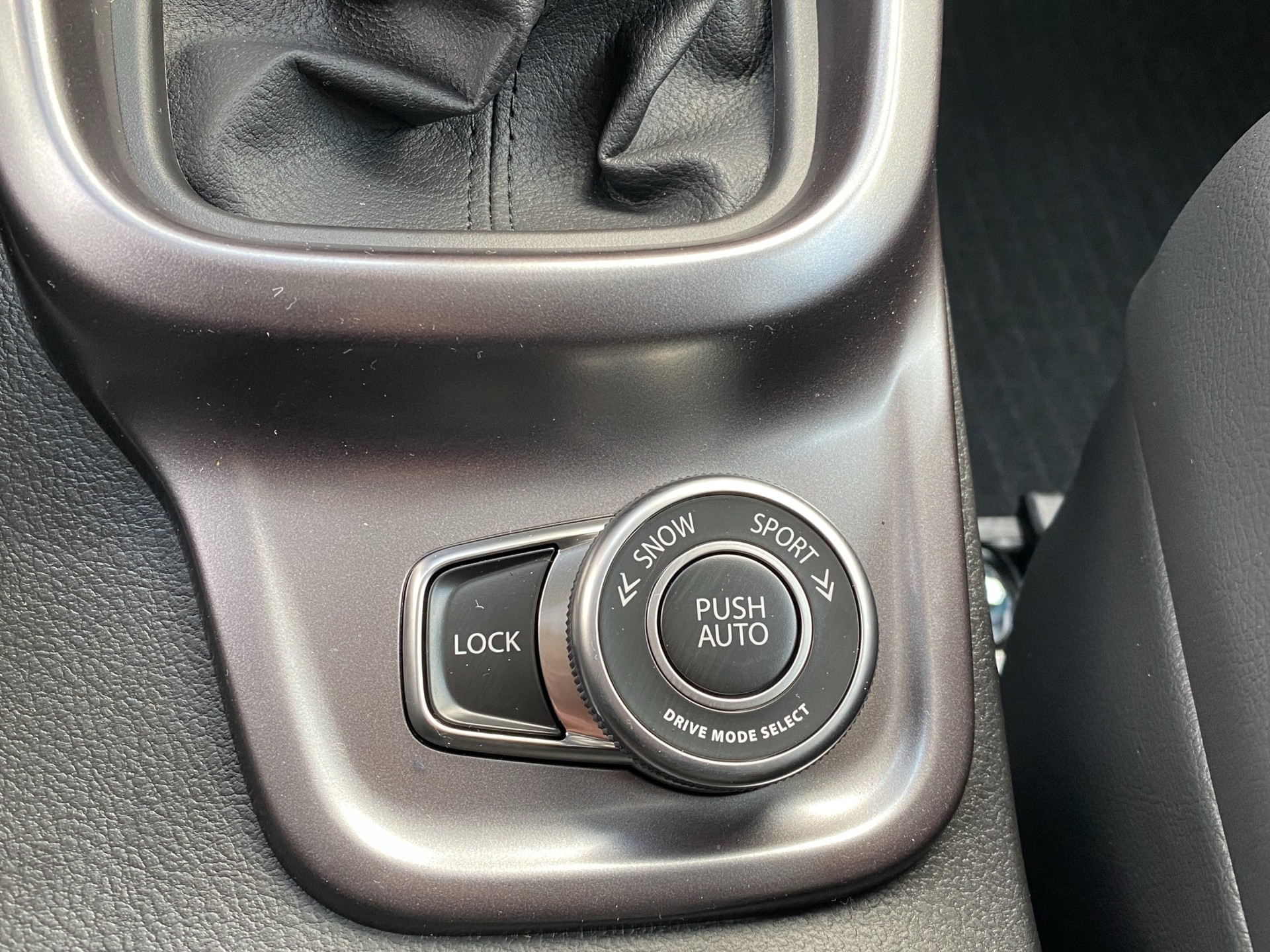 SUZUKI Vitara 1.4 Boosterjet Compact Top 4x4 Hybrid Automatic - 16