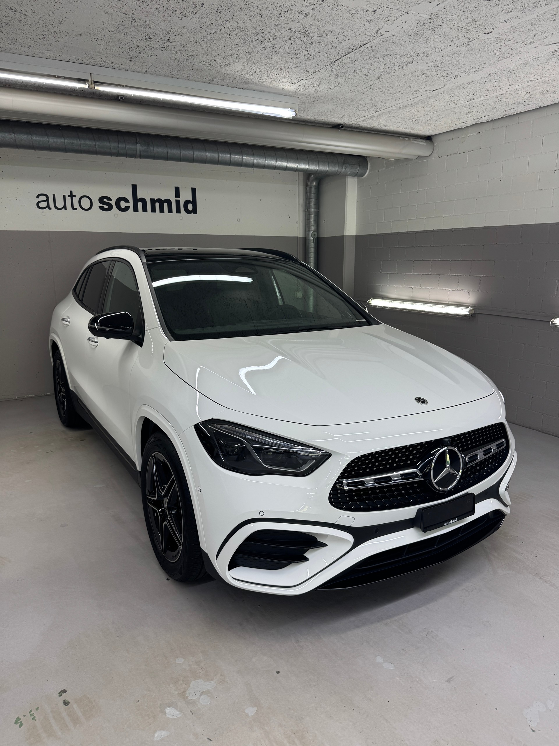 MERCEDES-BENZ GLA 250 4MATIC Swiss Star