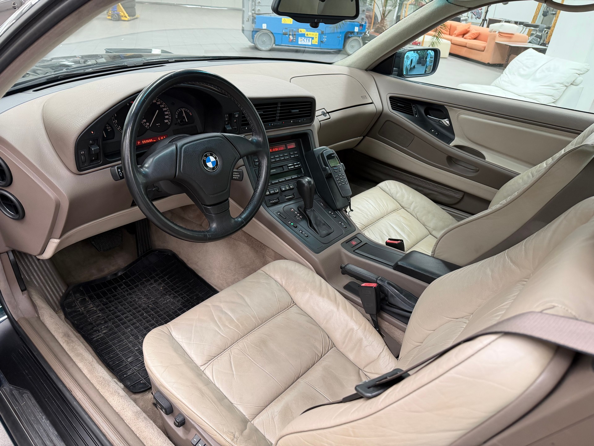 BMW 850CI - 6