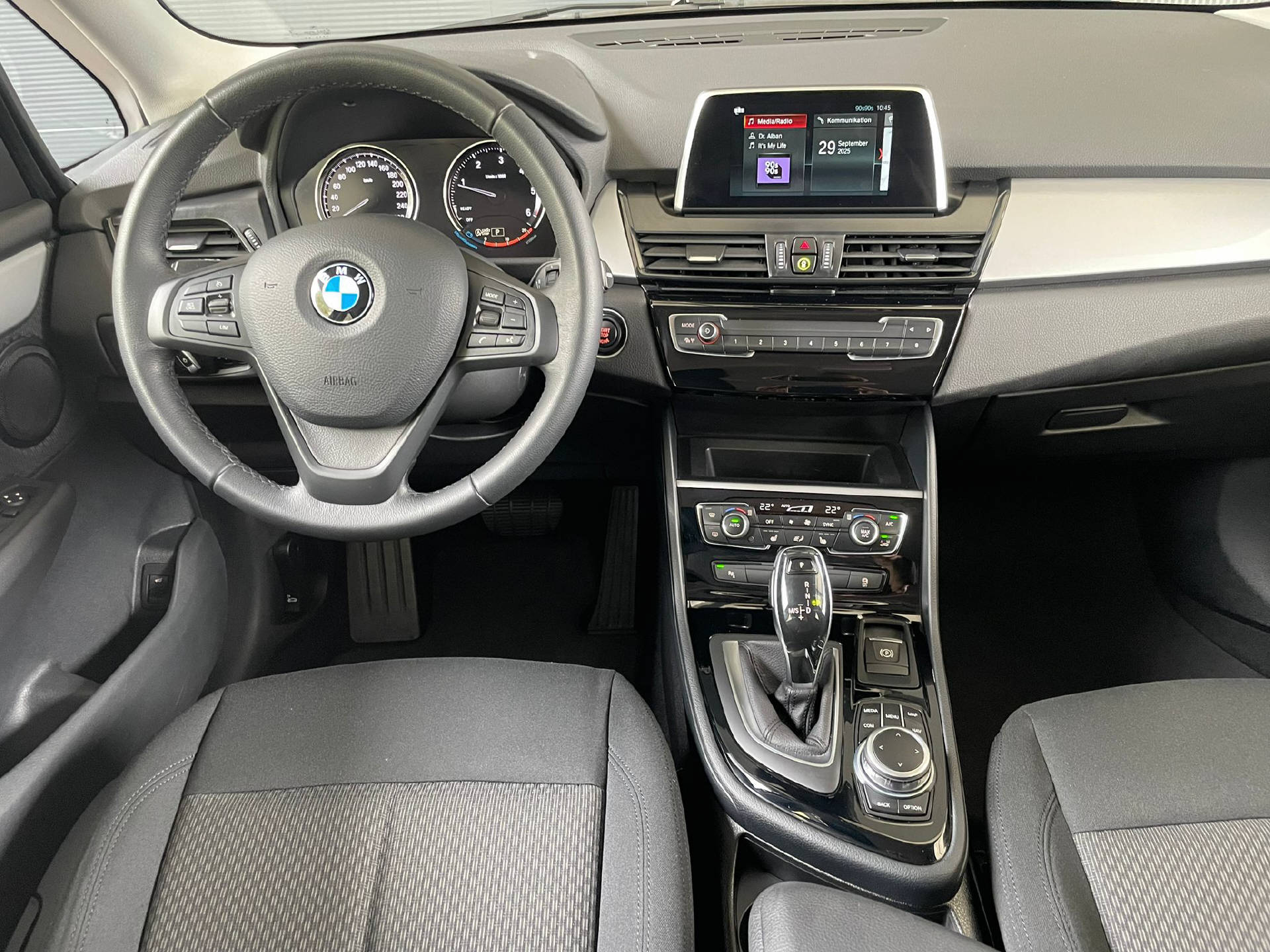 BMW 218d xDrive Active Tourer-6