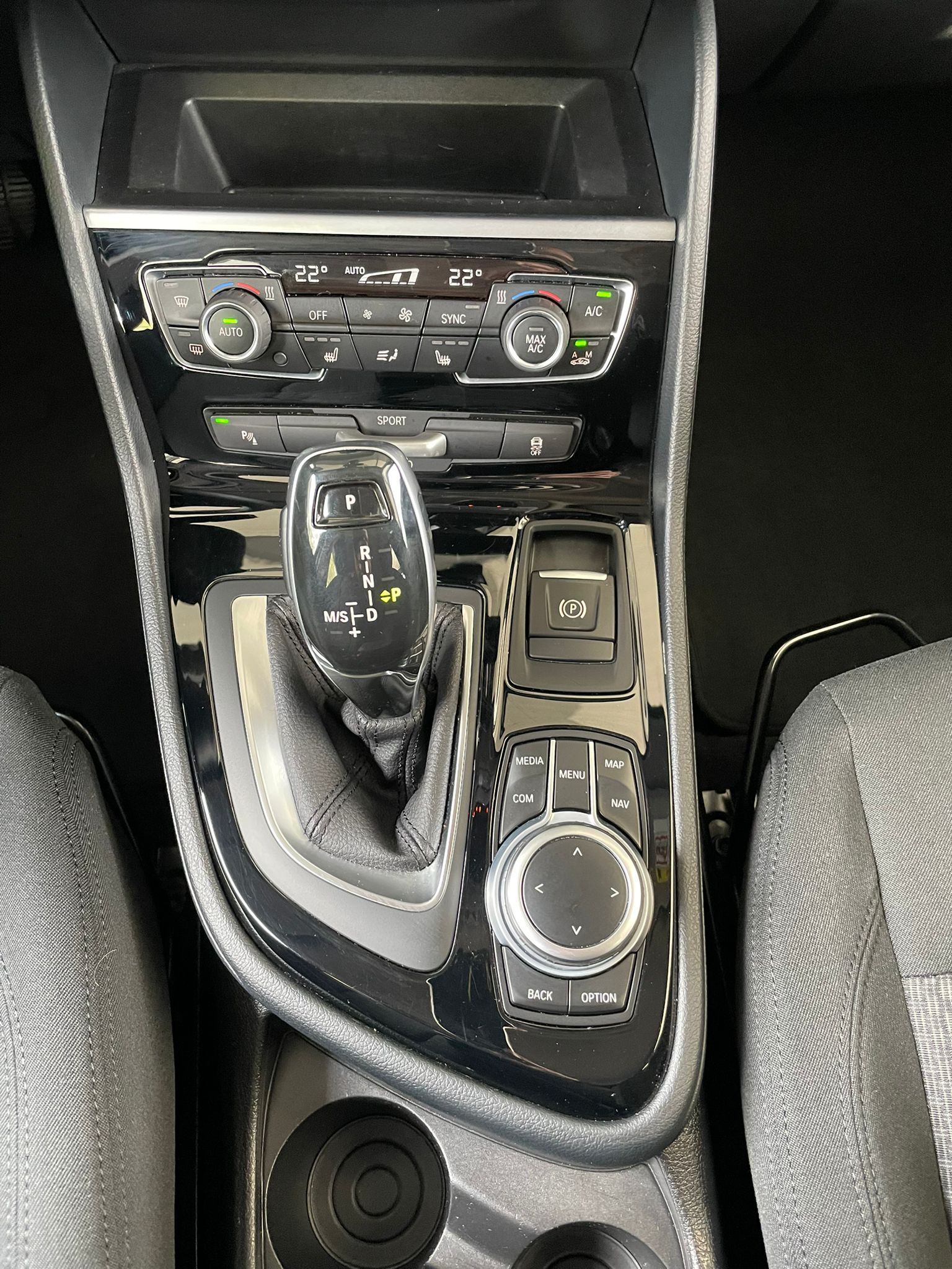 BMW 218d xDrive Active Tourer-9
