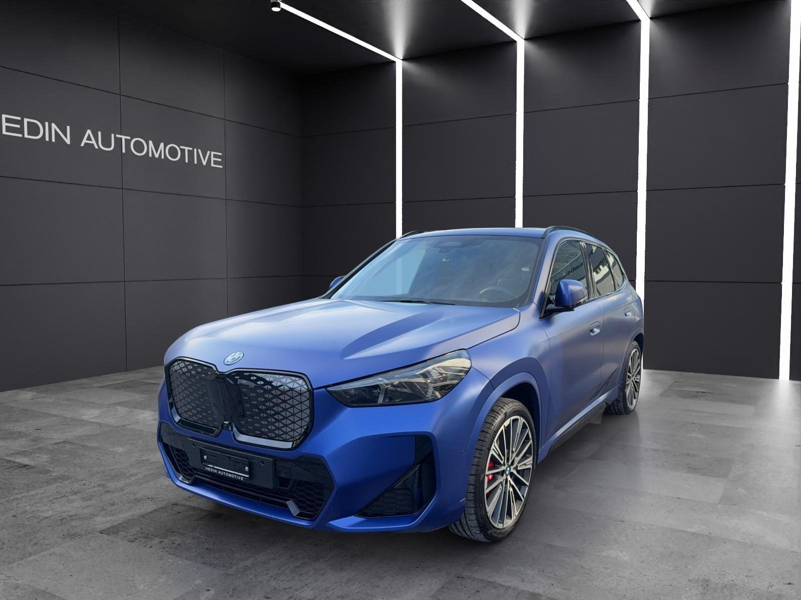 BMW iX1 30 xDrive SUV / Geländewagen