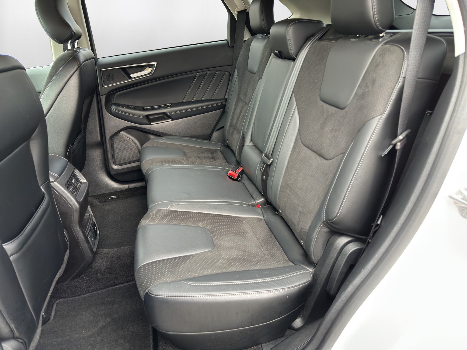 FORD Edge 2.0 TDCi ST-Line 4WD PowerShift - 11