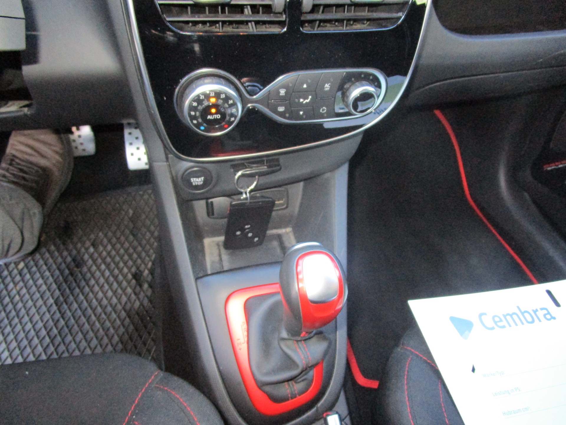 RENAULT Clio 1.6 T RS 220 Trophy EDC - 16