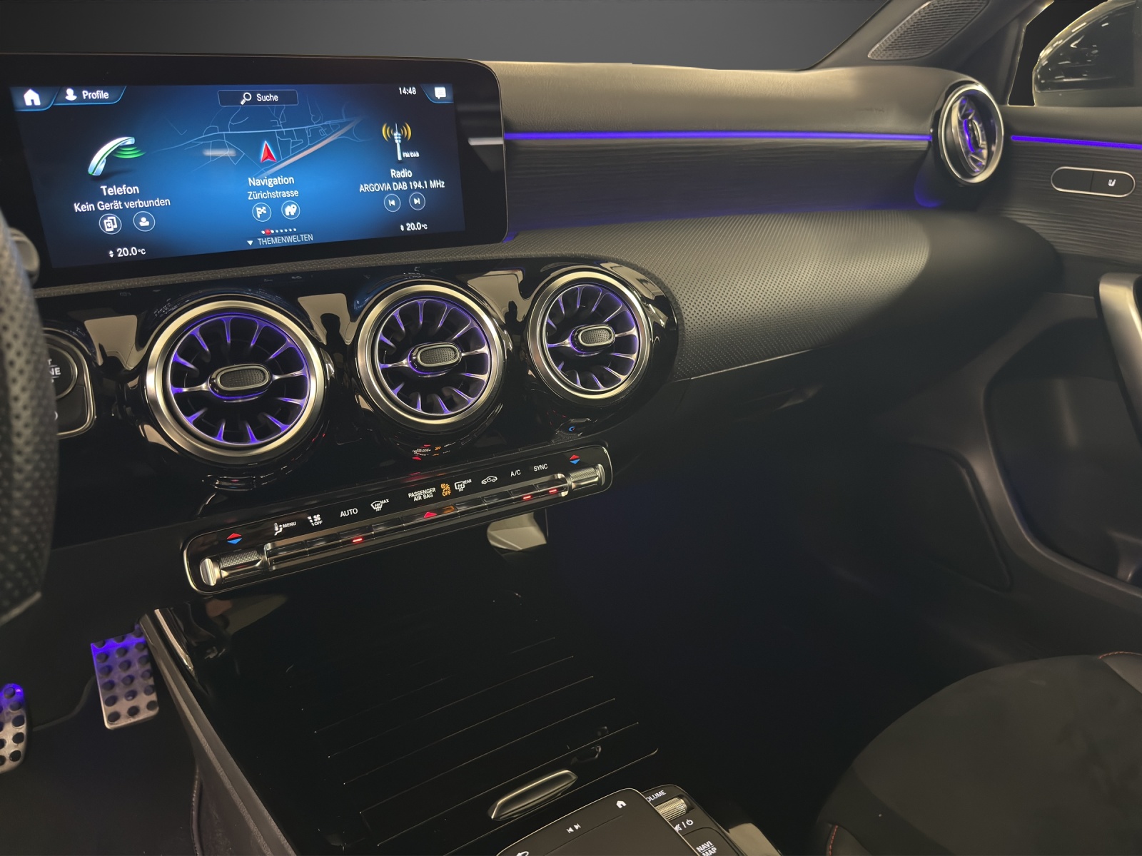 MERCEDES-BENZ A 200 AMG Line 7G-DCT - 14