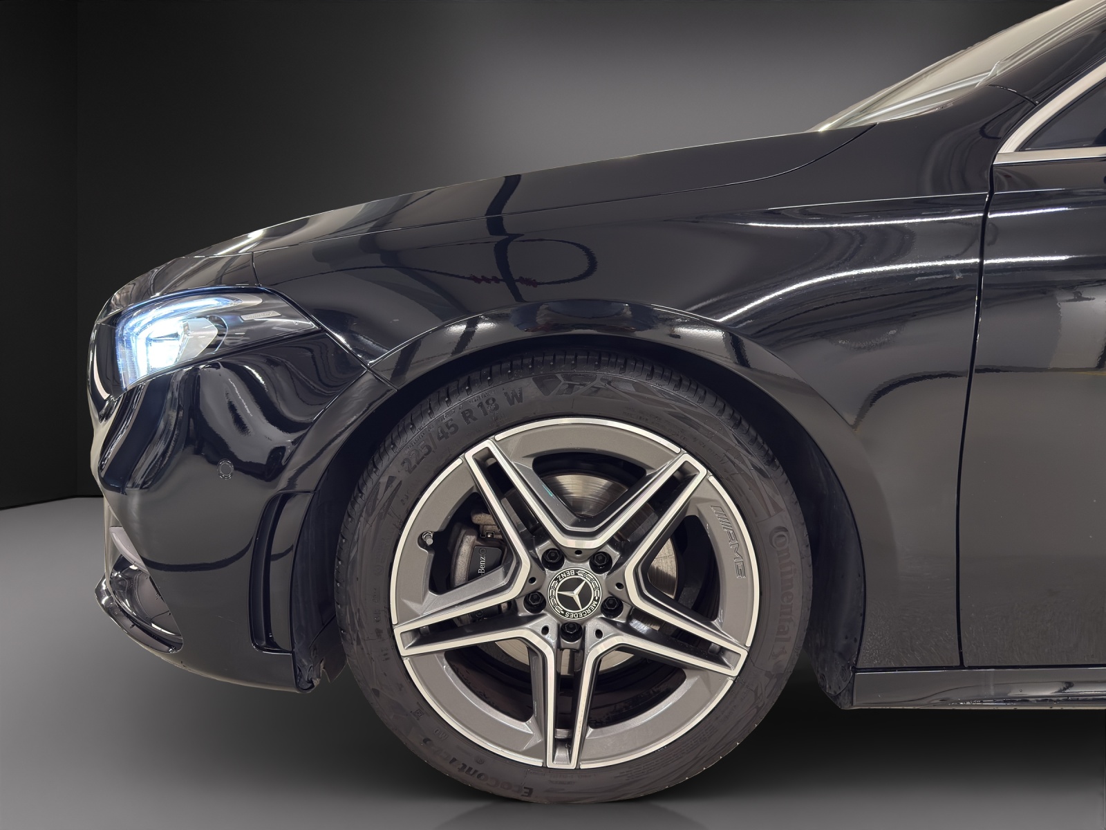 MERCEDES-BENZ A 200 AMG Line 7G-DCT - 9