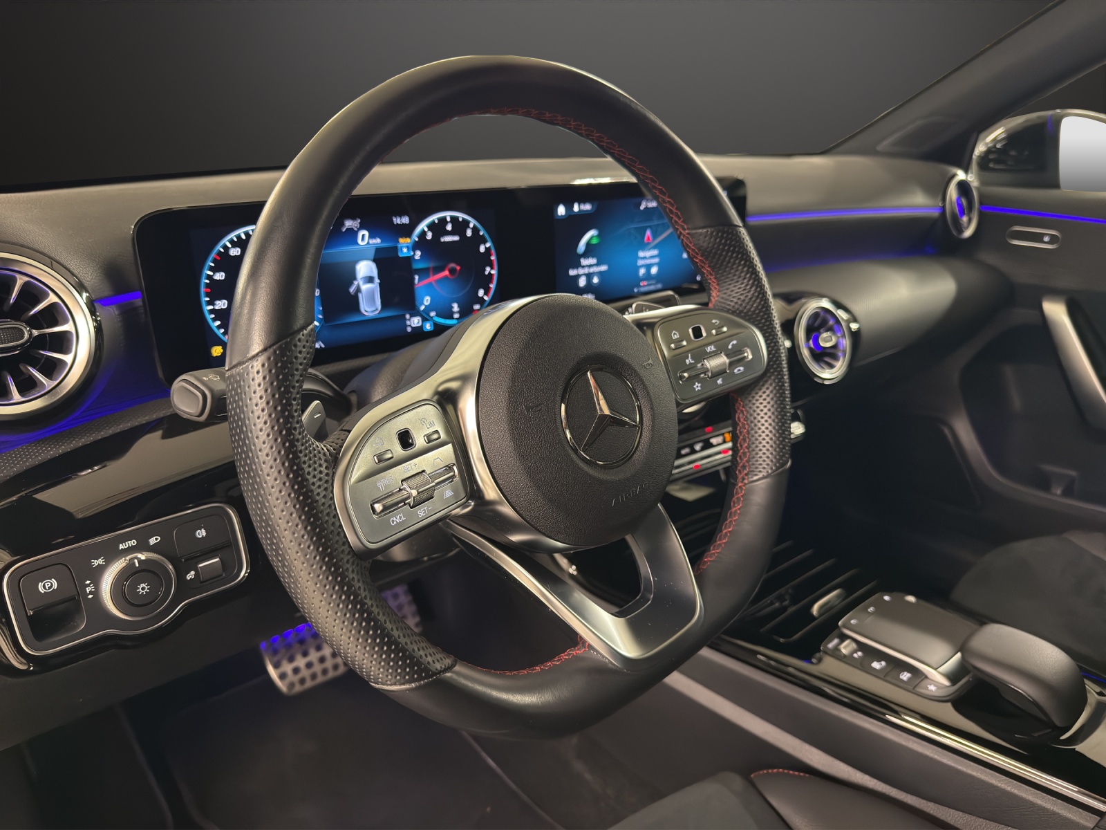 MERCEDES-BENZ A 200 AMG Line 7G-DCT - 12