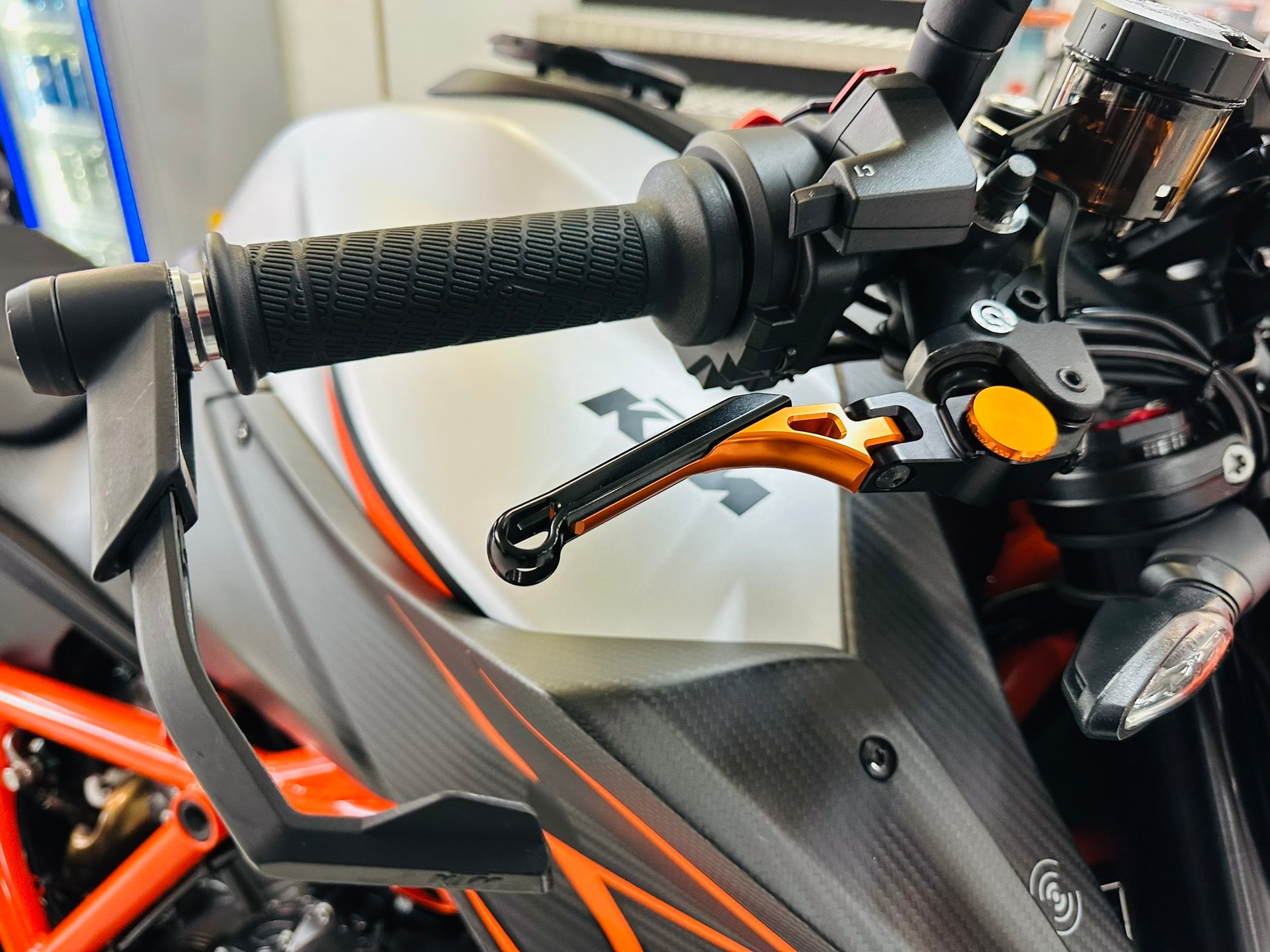 KTM 1290 Super Duke R EVO - 4