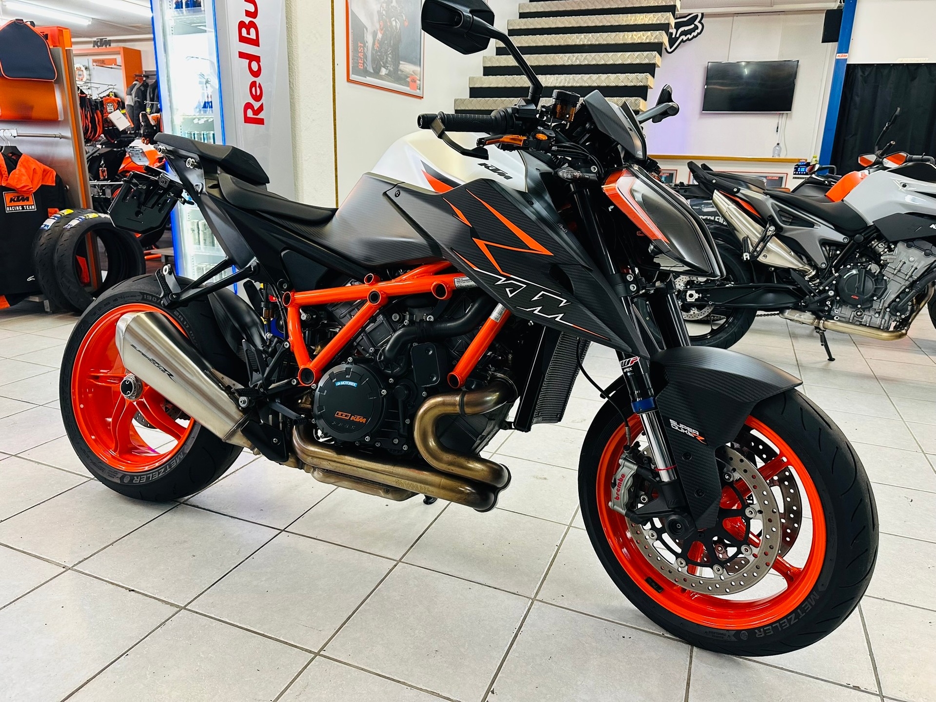 KTM 1290 Super Duke R EVO - 14