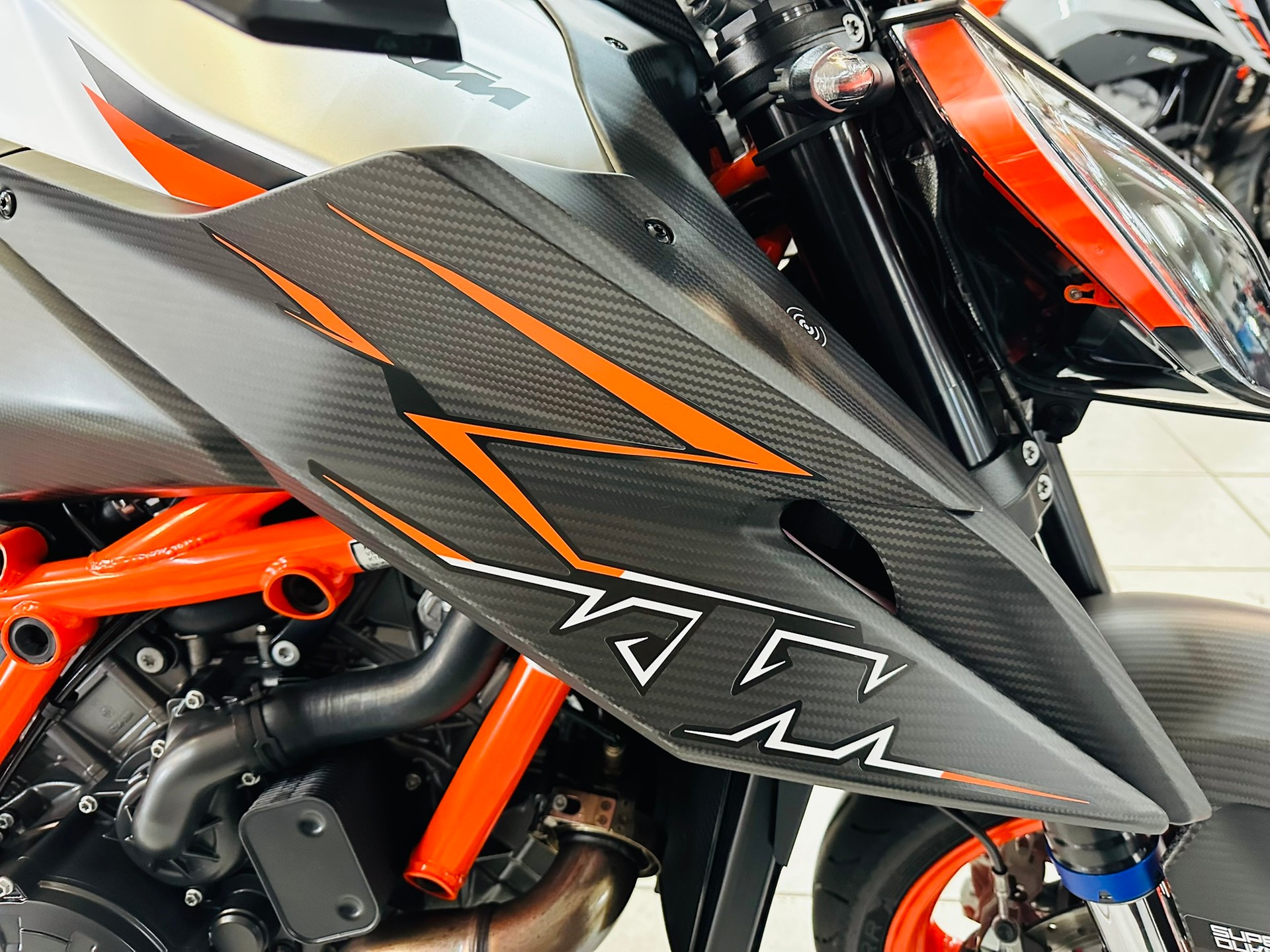 KTM 1290 Super Duke R EVO - 2