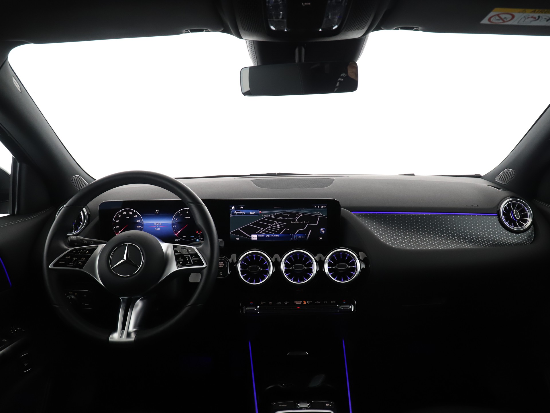 MERCEDES-BENZ GLA 200 7G-DCT - 11