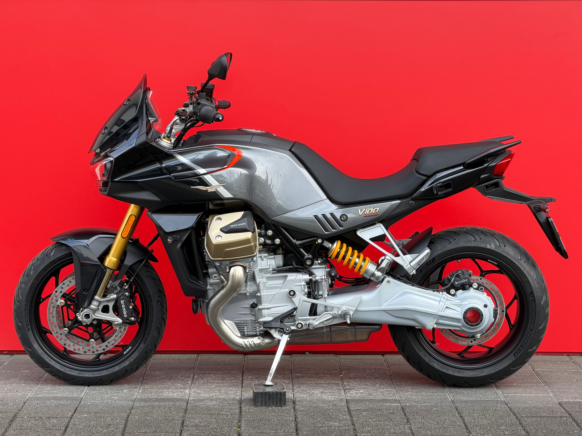 MOTO GUZZI V100 Mandello S - 4