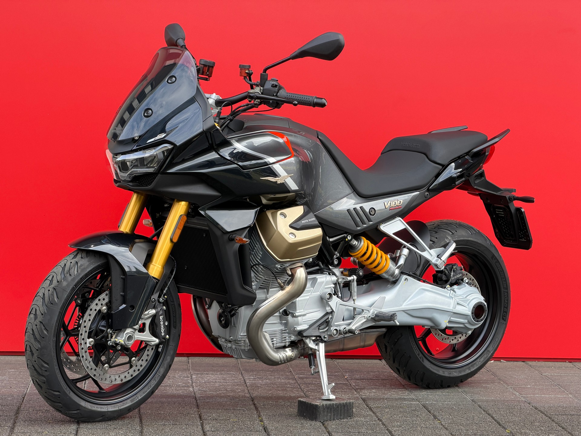 MOTO GUZZI V100 Mandello S - 2